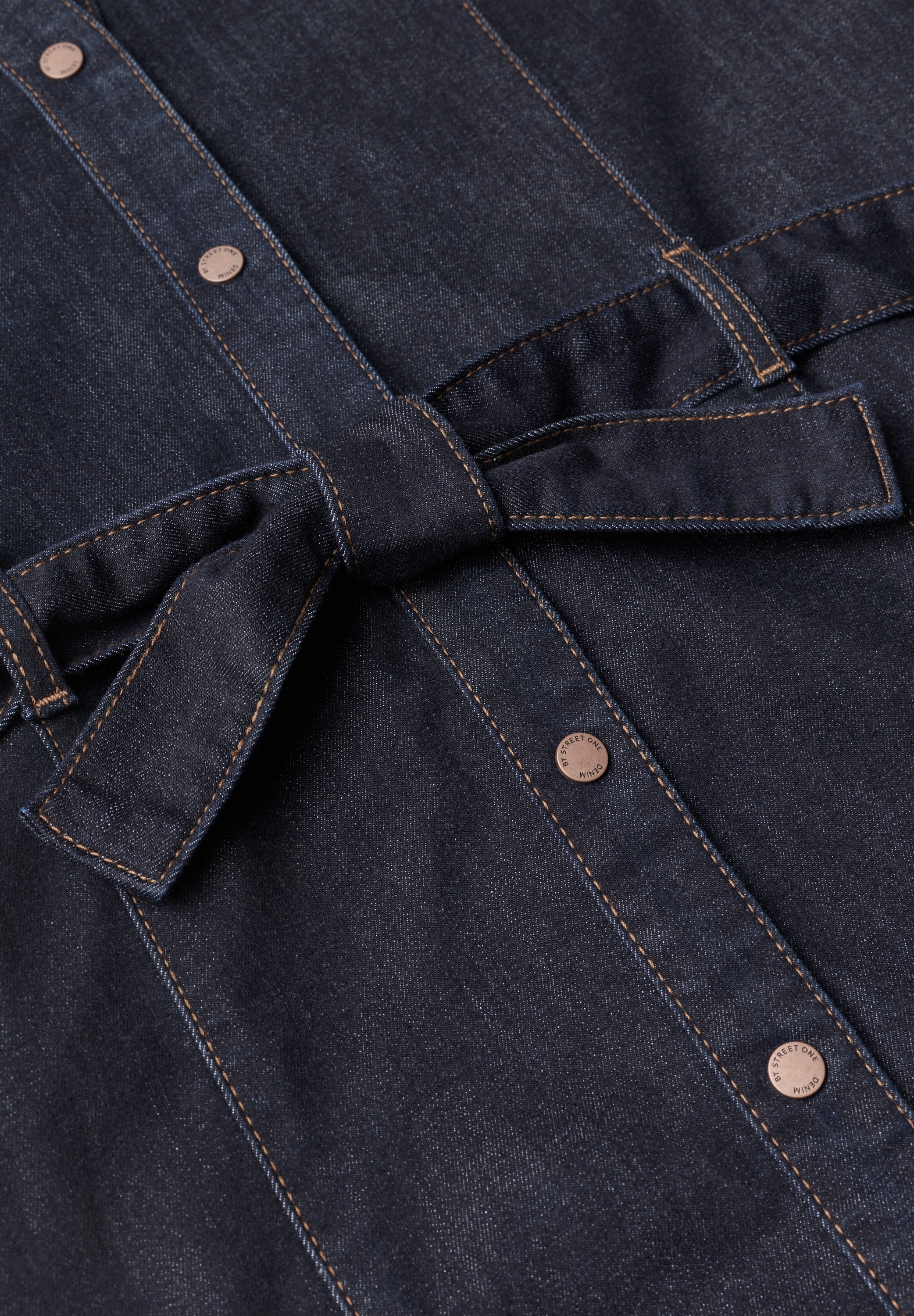 STREET ONE Robe en jean Poches pour les mains Kniefrei / mit Jeans-Gürtel / im Tunika-Stil