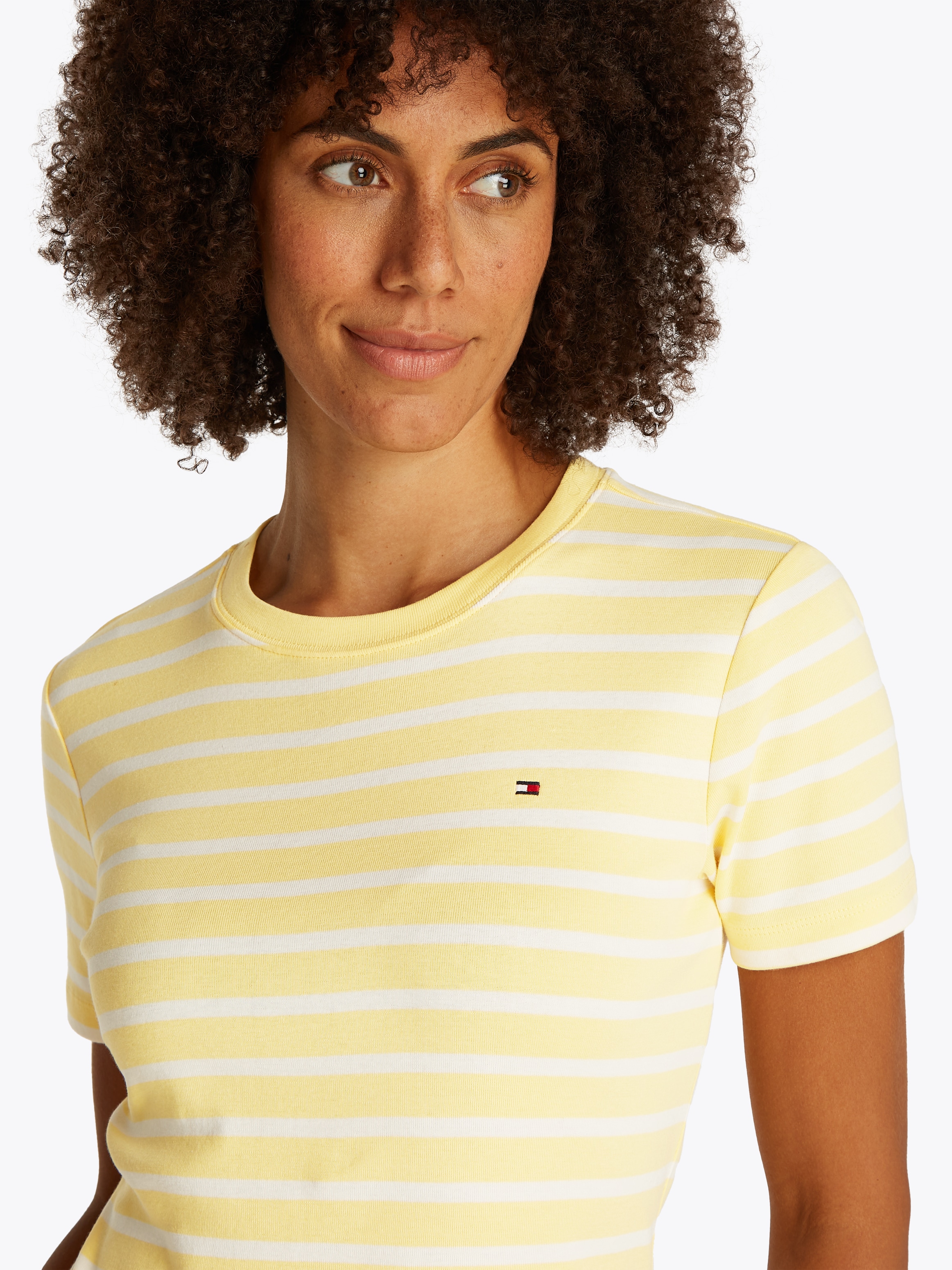 Tommy Hilfiger T-Shirt »SLIM CODY C-NK SS«, mit Logostickerei