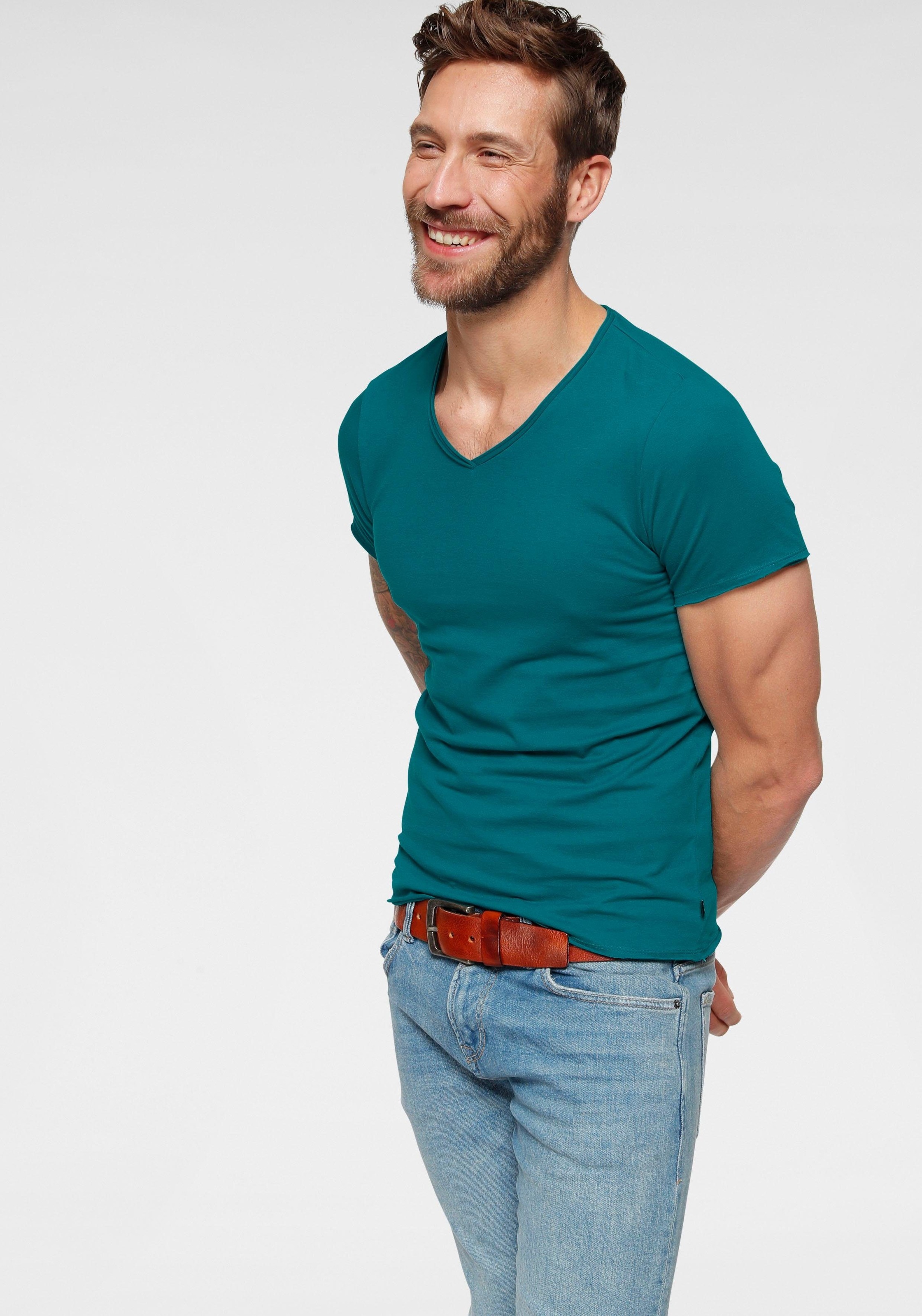 Image of Q/S by s.Oliver T-Shirt, mit V-Ausschnitt bei Ackermann Versand Schweiz