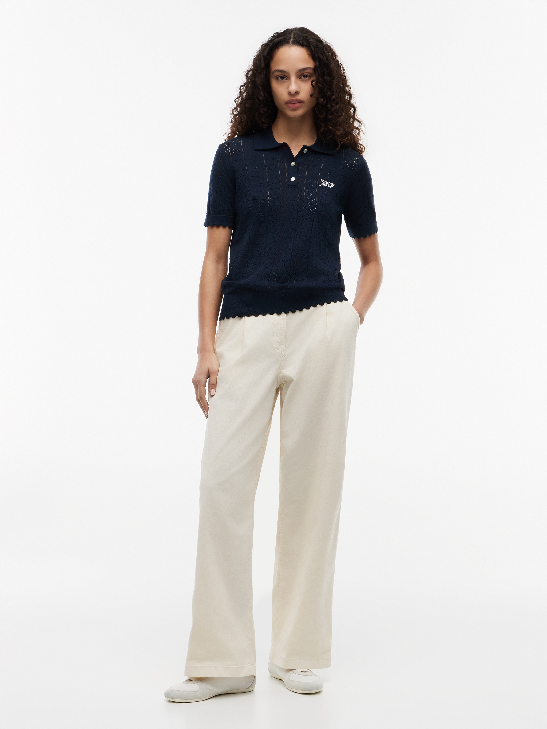 Tommy Jeans Pull à manches courtes »TJW POINTELLE POLO SWEATER« mélange viscose, motif tricot pointelle, ourlets ondulés