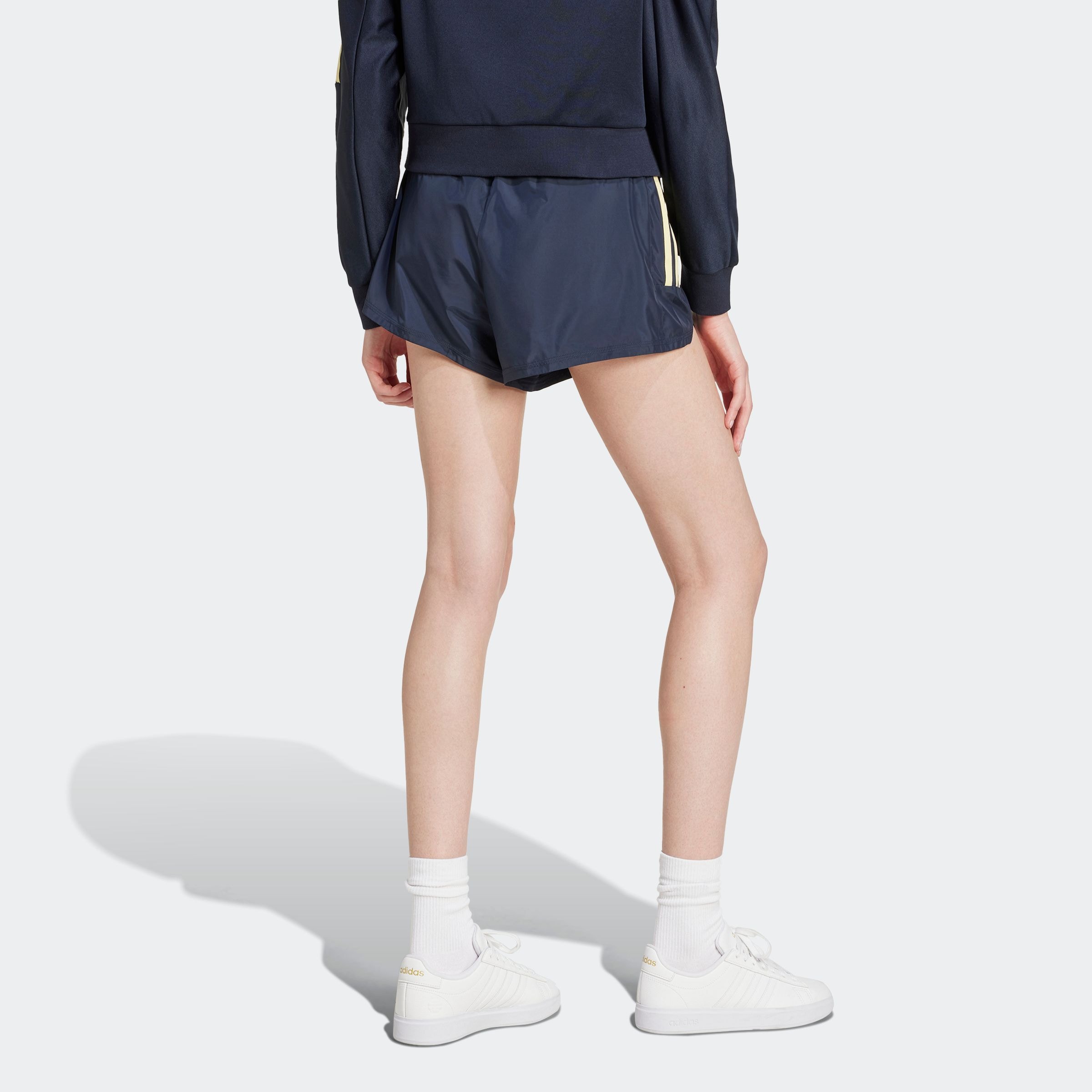 adidas Sportswear Shorts »W TIRO Q3 WV SH«, (1 tlg.)