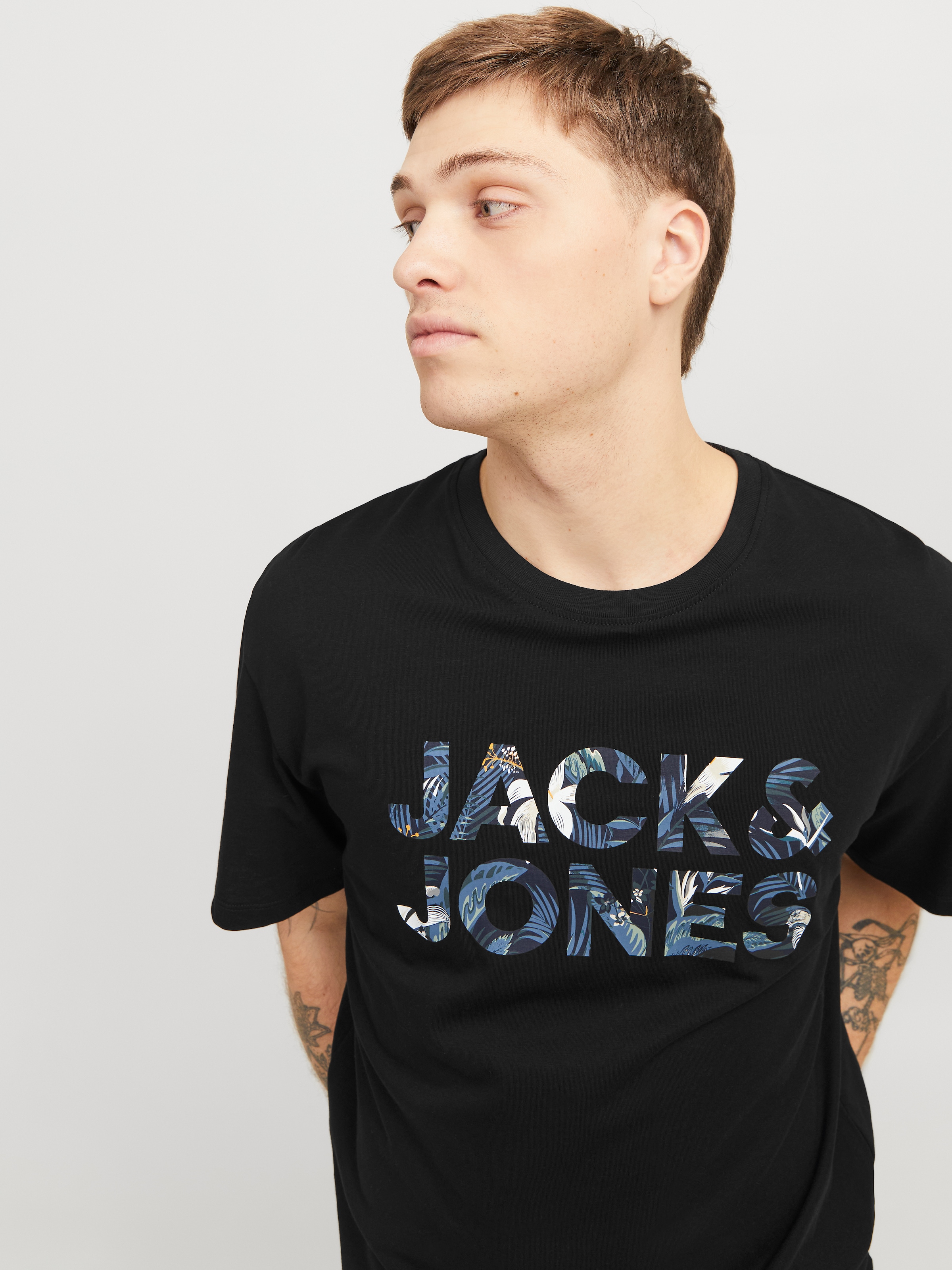 Jack & Jones Rundhalsshirt »JJEBRYAN CORP LOGO TEE SS O-NECK NOOS«, mit Logo Druck