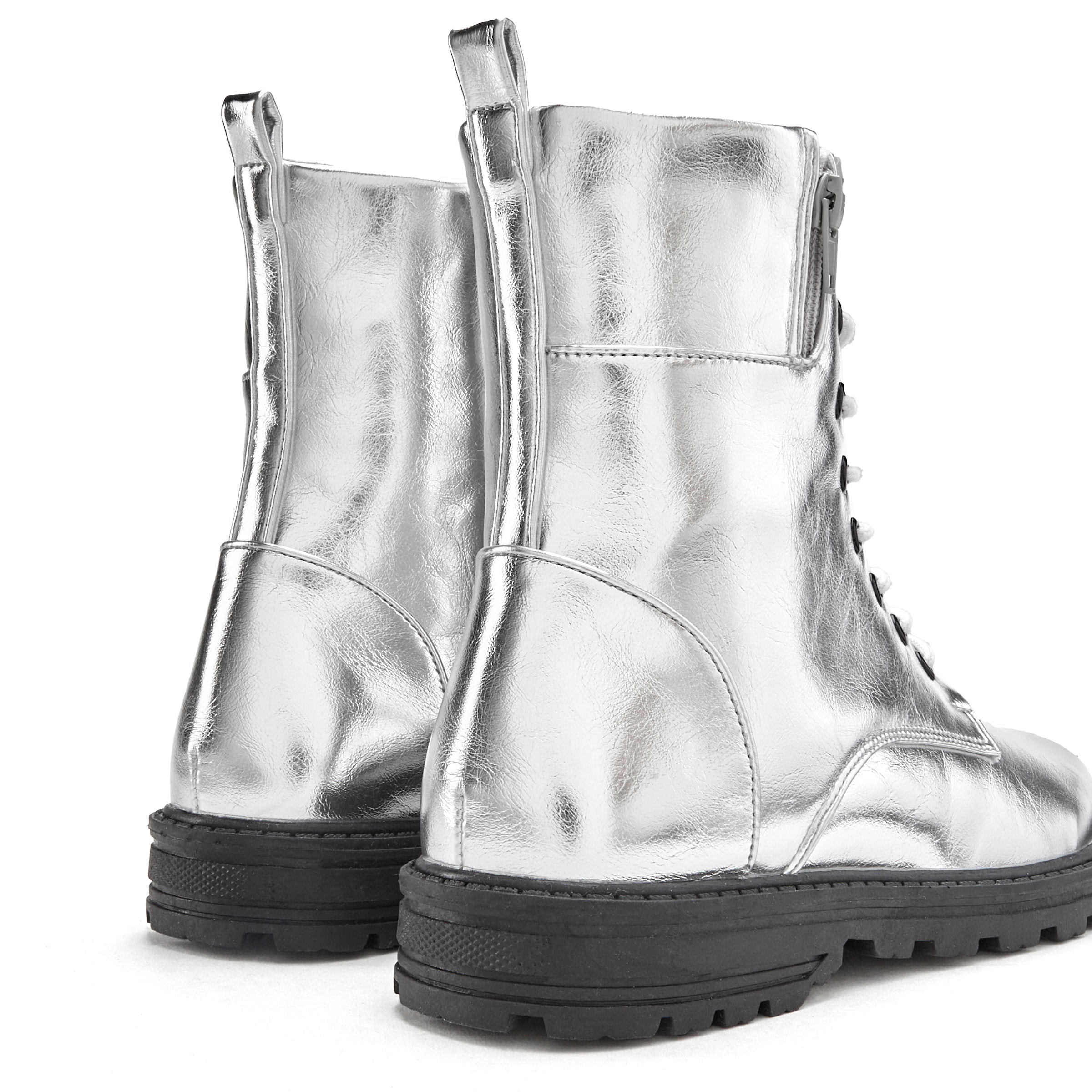 LASCANA Stiefelette, im angesagten Metallic-Look, Stiefel, Boots VEGAN