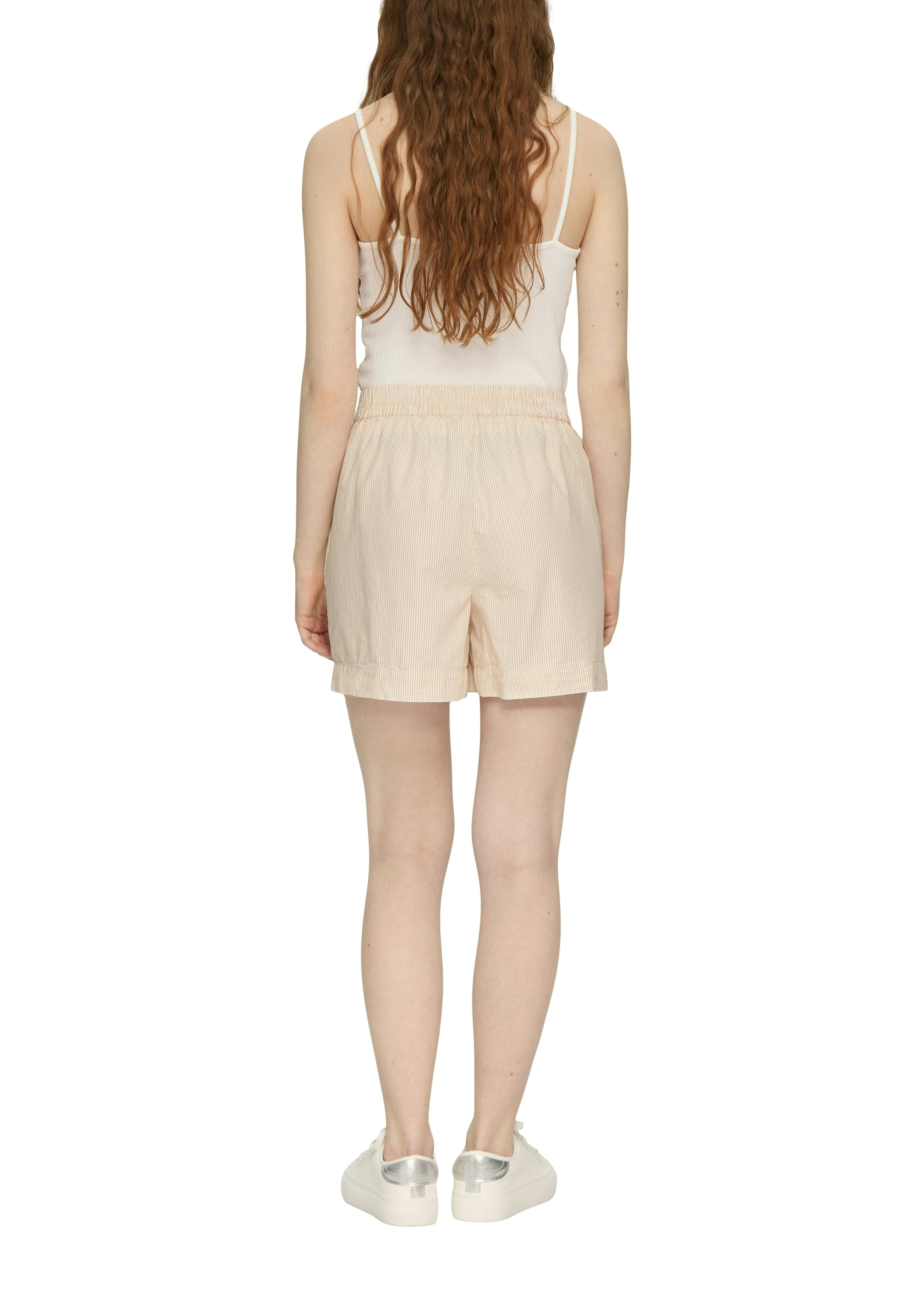 QS Shorts  Sommerhose mit feinem Streifenmuster