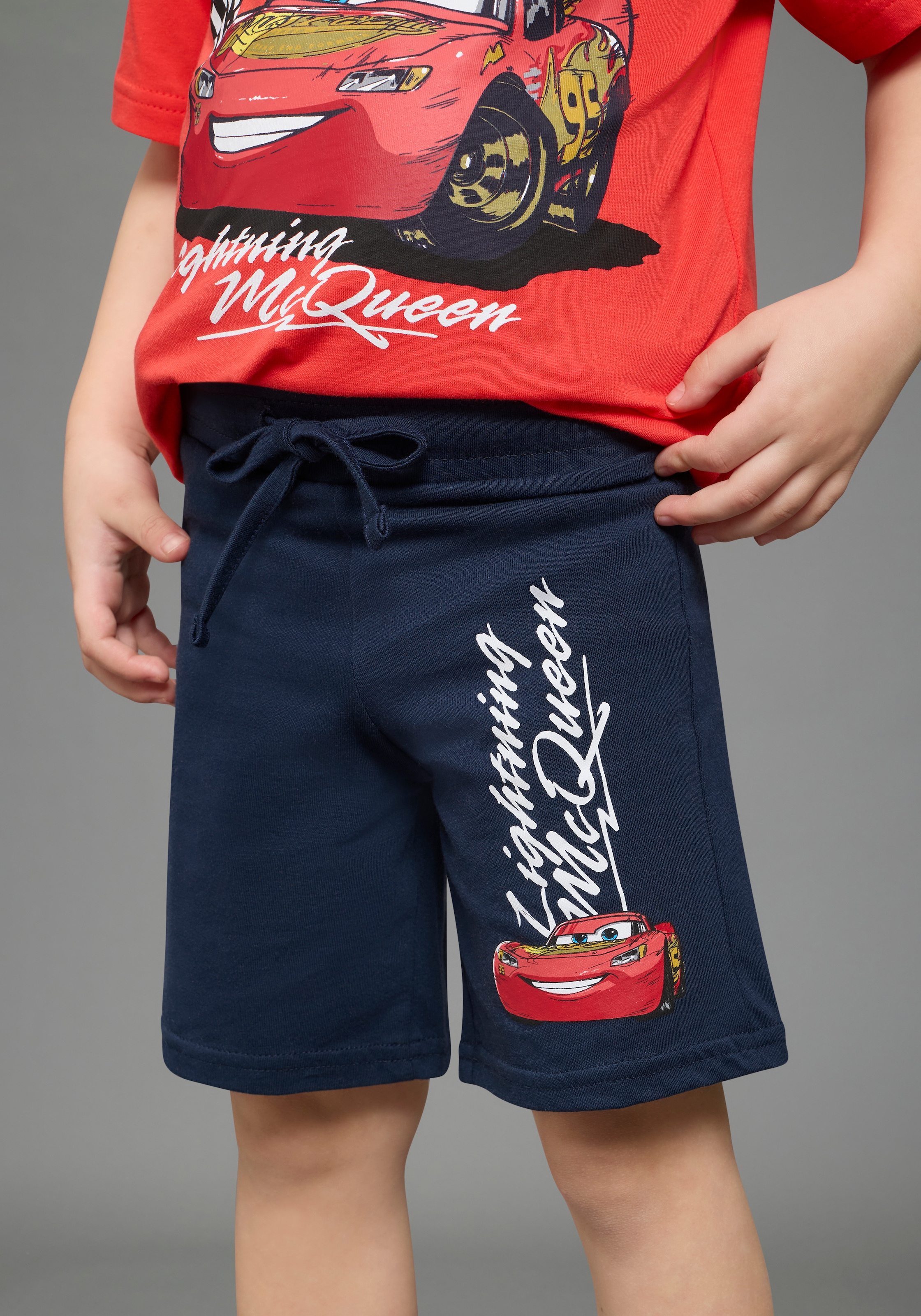 KIDSWORLD T-shirt & short »CARS 2tlg. Set T-Shirt+Hose: LIGHTNING MCQUEEN - Disney« Ensemble, 2 pièces ensemble en coton. Taille petit, veuillez commander une taille au-dessus