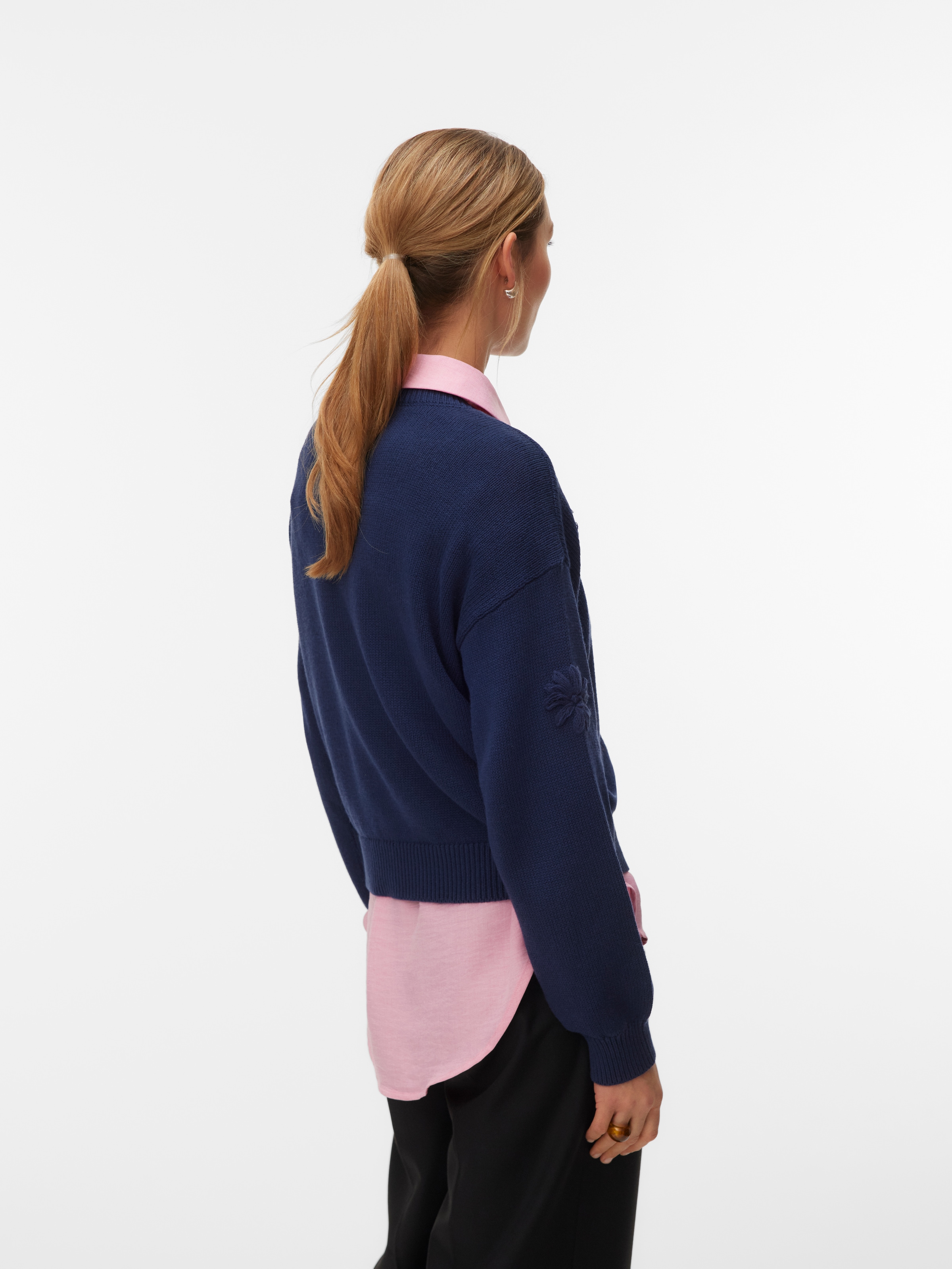 Vero Moda Strickpullover »VMDAISY EMB LS O-NECK PULLOVER BOO« mit zartem Blumenmuster