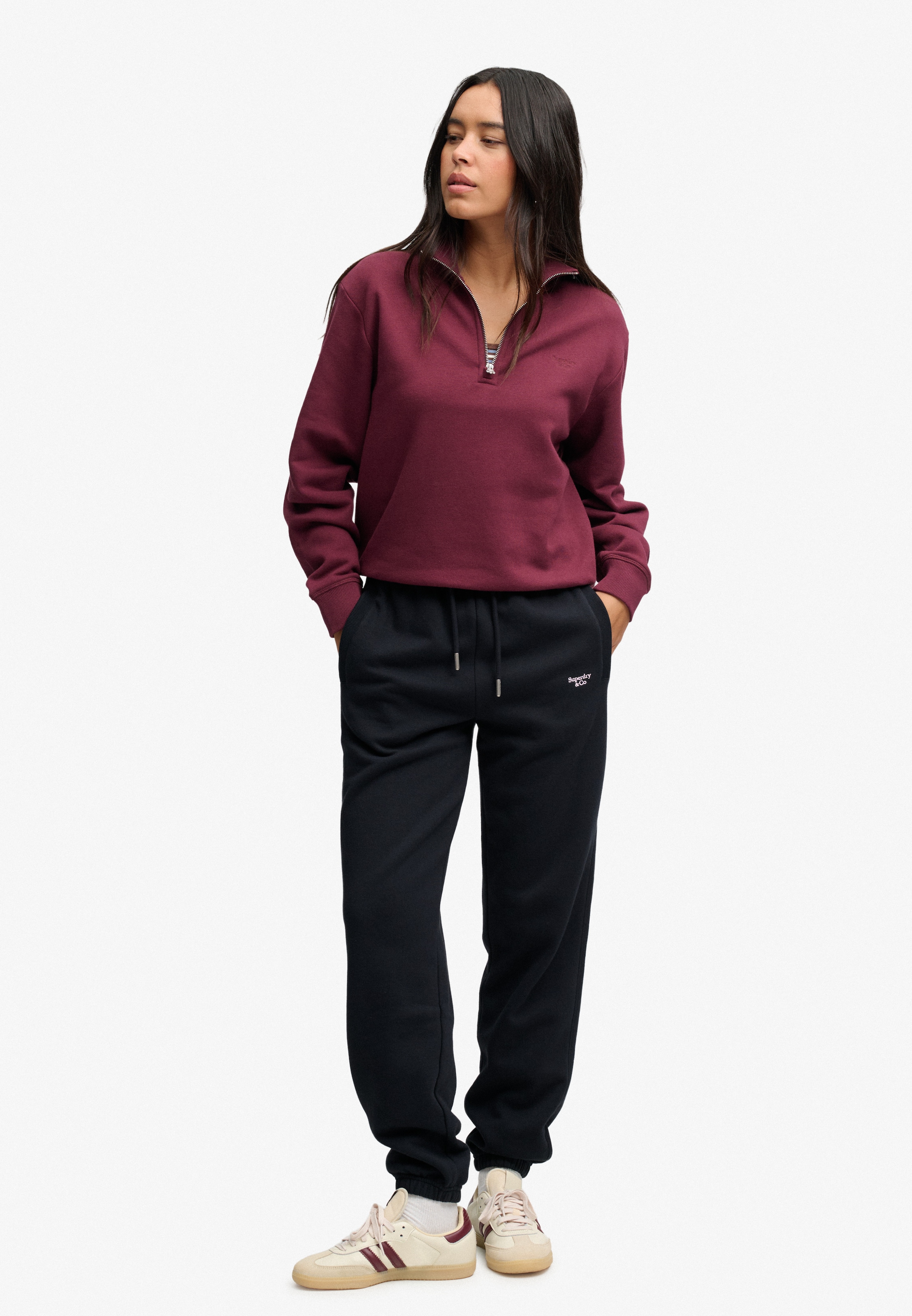Superdry Pantalon sweat »SIGNATURE EMB CUFFED JOGGER«  mélange coton, coupe décontractée