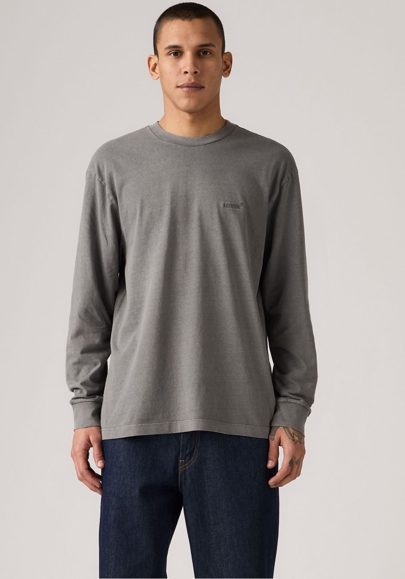 Levi's® Langarmshirt GARMENT- Färbung