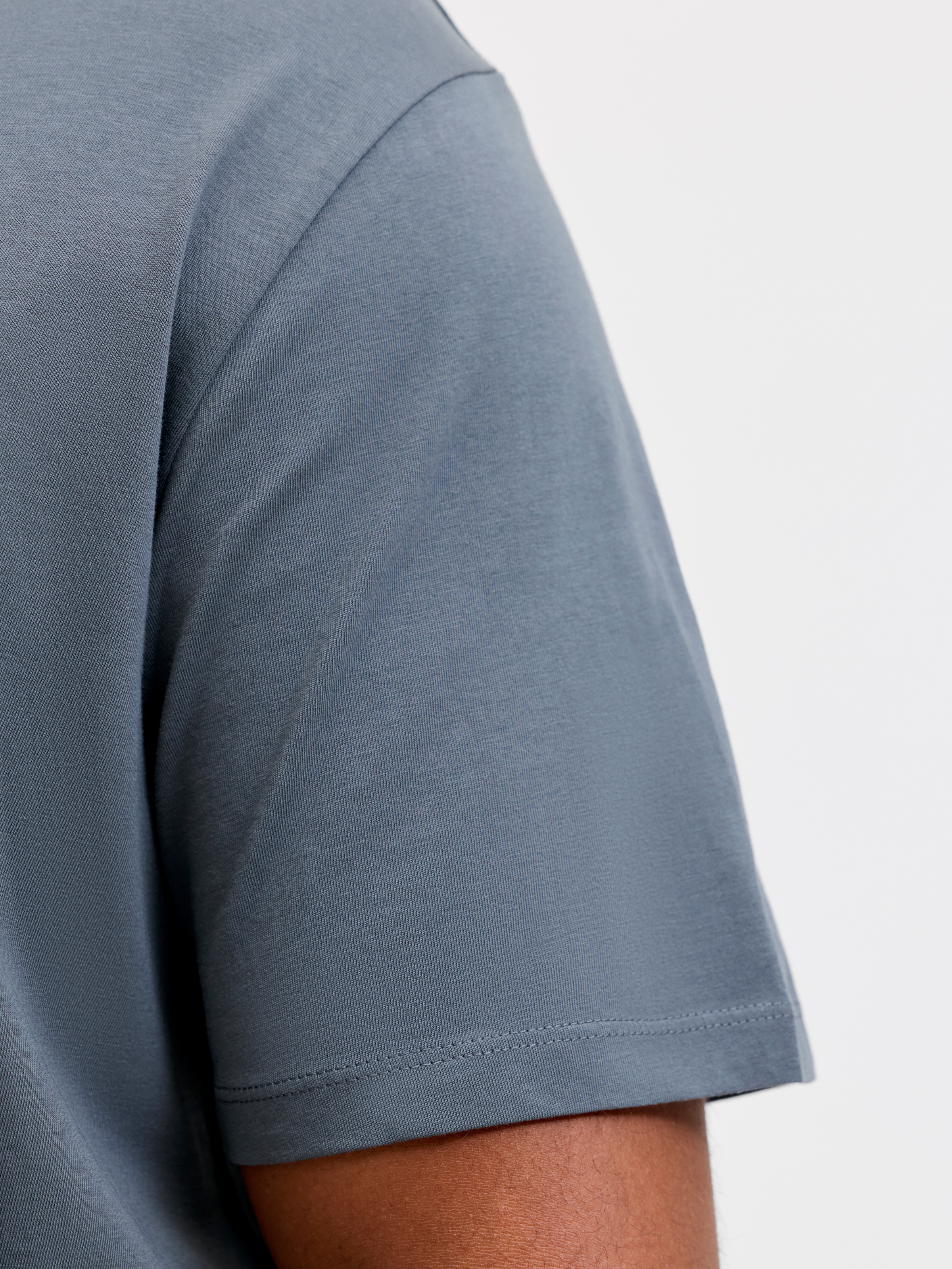 Jack & Jones PlusSize T-shirt »JJELOGO TEE SS O-NECK 2 COL AW26 SN PLS« en pur coton, avec une finition droite au bas, en grande taille