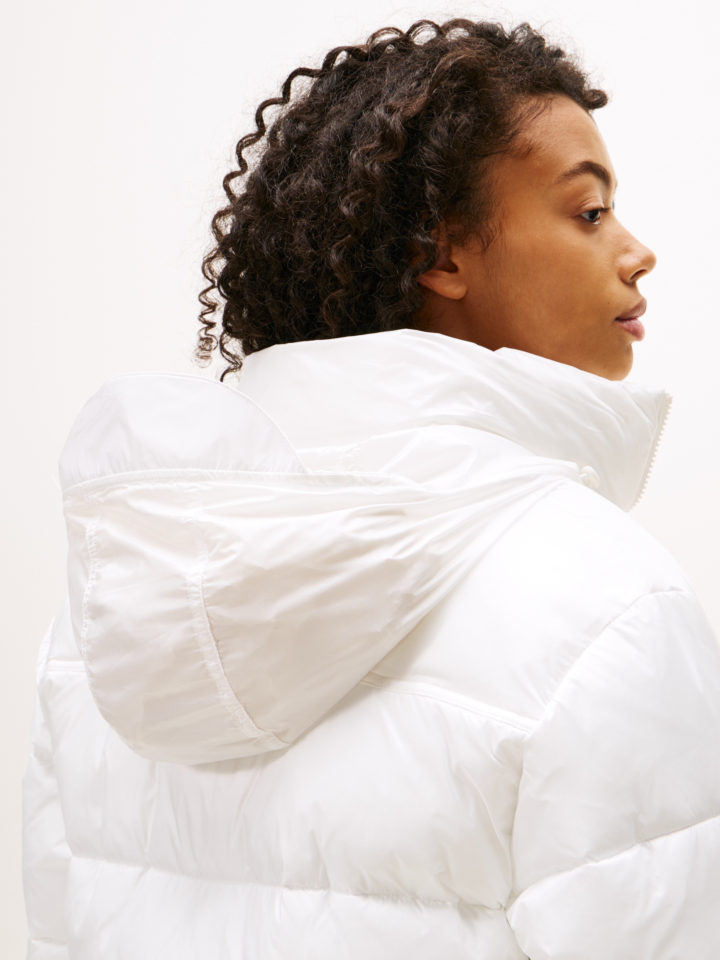 Tommy Jeans Veste matelassée »TJW PCKBL HOOD ESS PUFFER EXT«