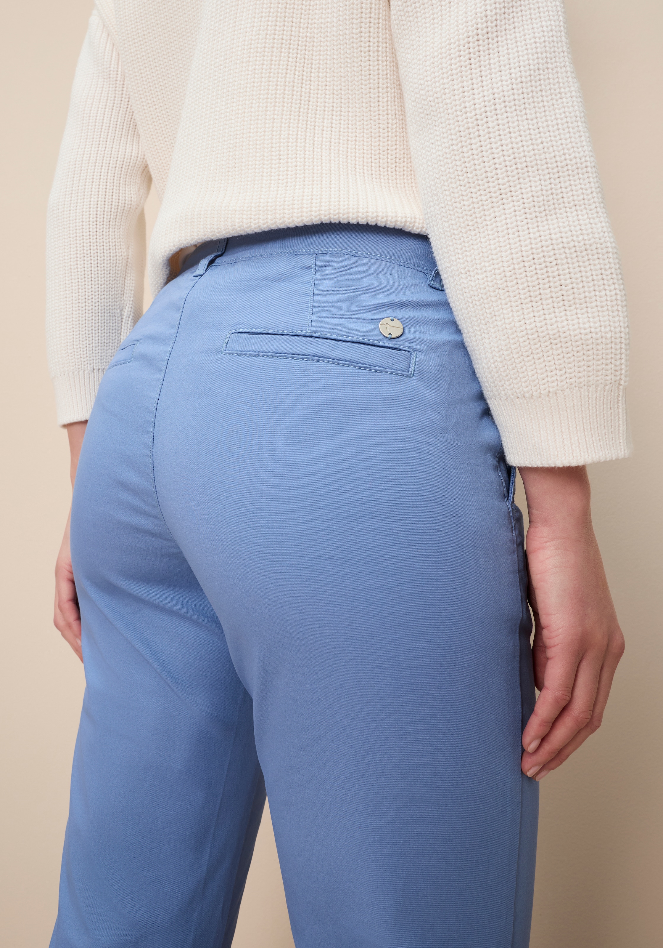 Tamaris Chinos  mit figurbetonter Passform