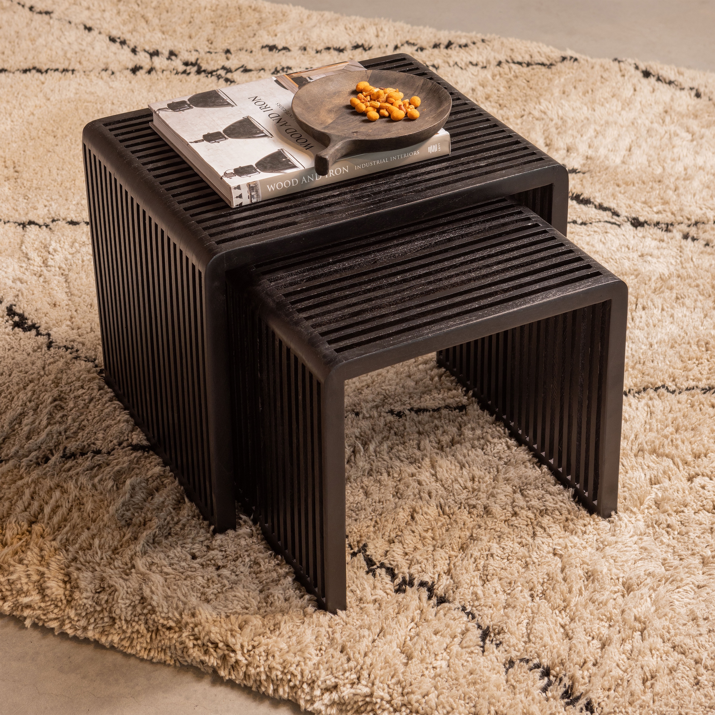 Image of WOOOD Beistelltisch "Willa aus Teakholz, organische Formgebung 50x43,5x40 / 40x38x35 cm" Set, 2 Stk. tlg. 2er-Set, Tragkraft 15 kg, recyceltem Teakholz farbig behandelt