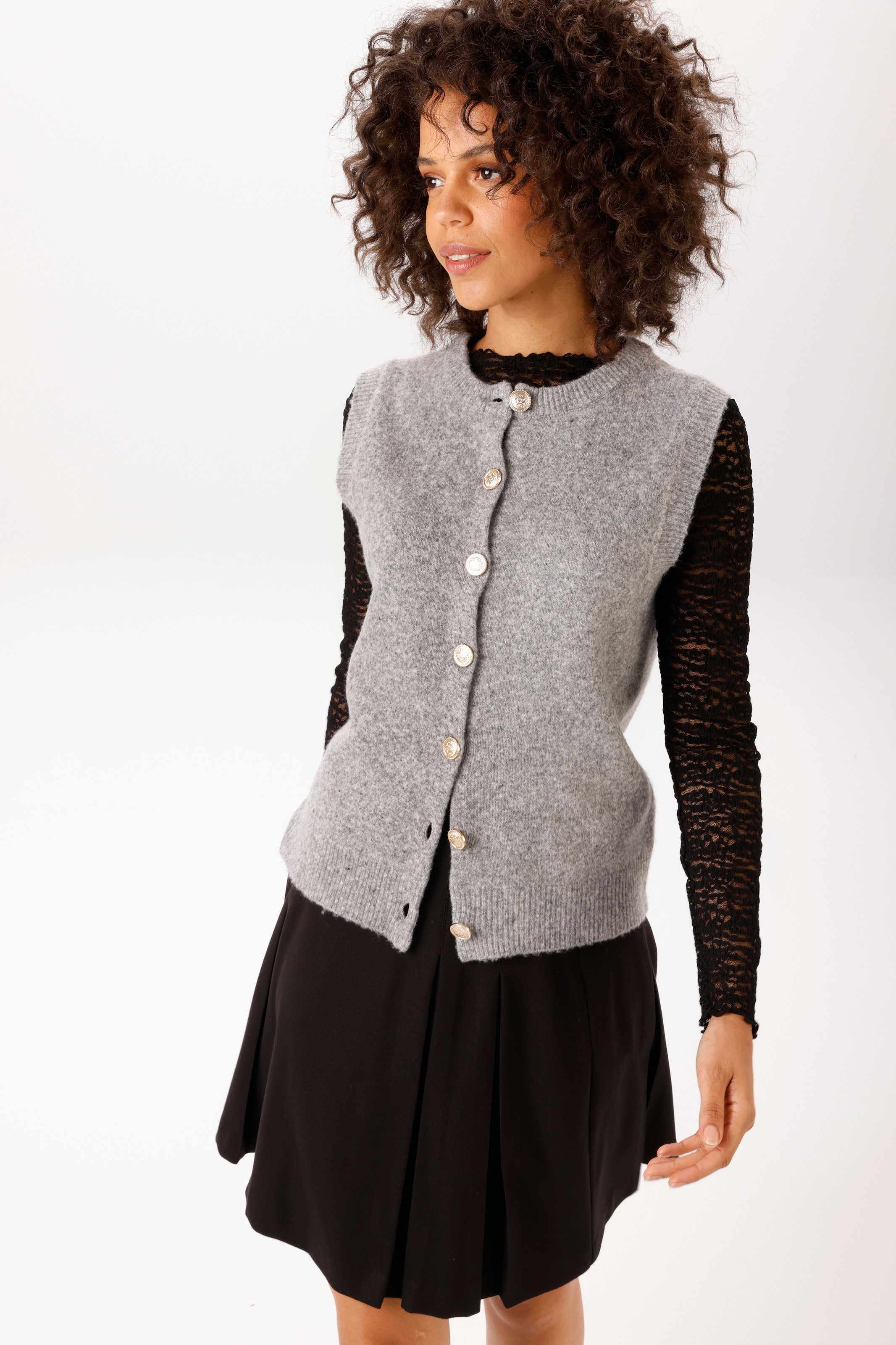 Image of Aniston CASUAL Strickweste mit dekorativen Knöpfen zu schliessen - NEUE KOLLEKTION
