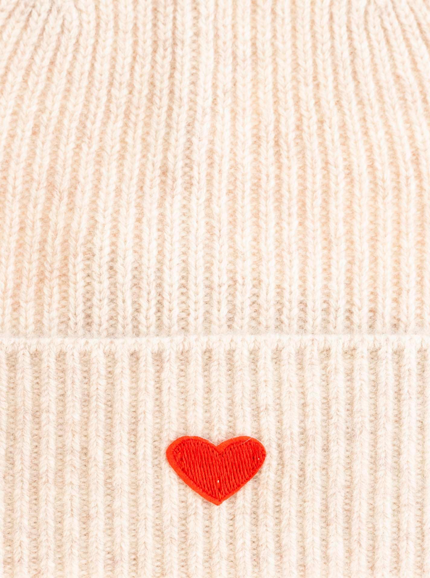 Zwillingsherz Beanie »Beanie with Heart-Patch«, Rippstrick, mit breitem Umschlag, wärmend