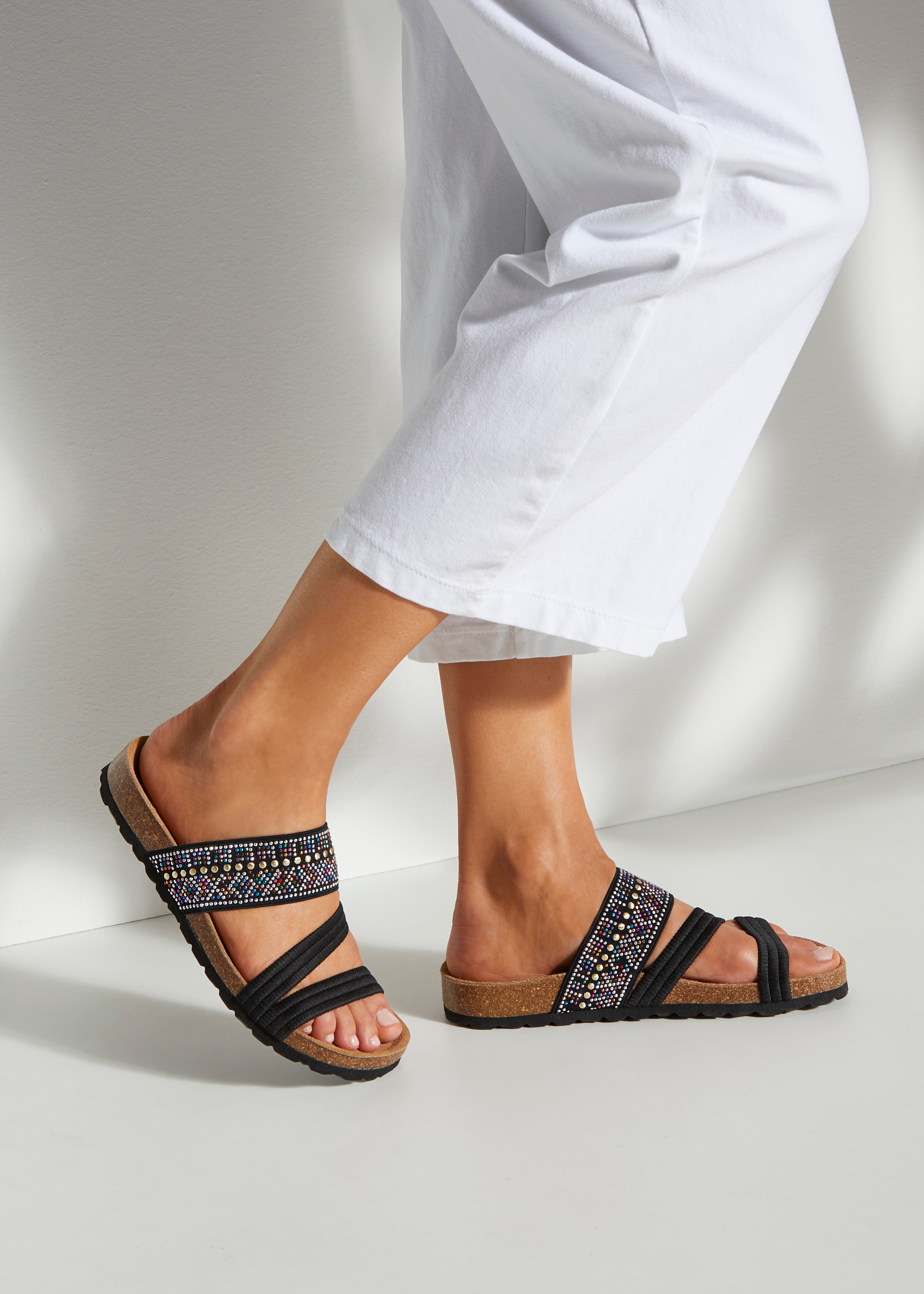 LASCANA Pantolette »Mule, Sandale, offener Schuh, Sommerschuh,«, mit Komfortkorkfussbett aus Leder und elastischen Riemen