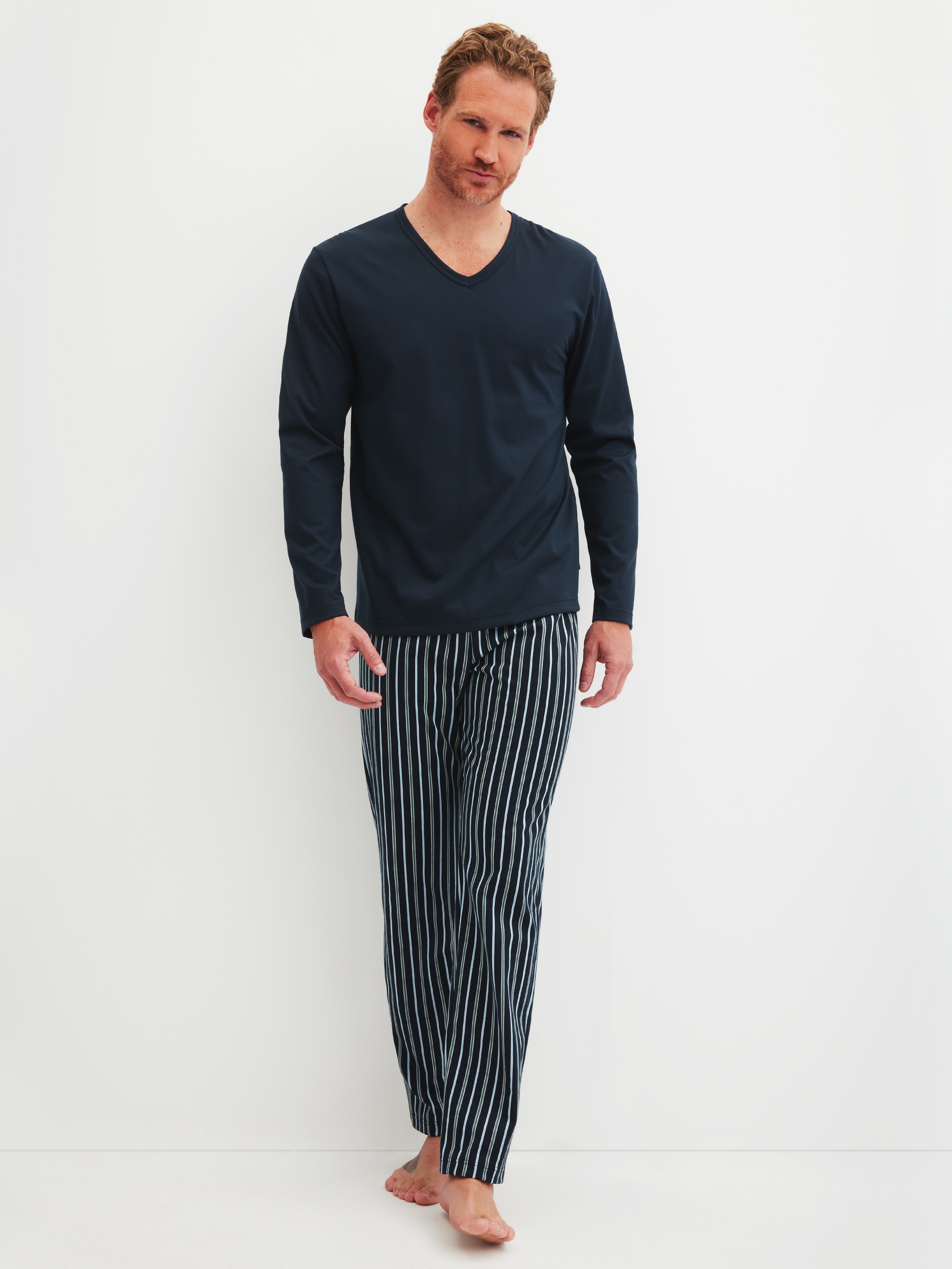 Image of CALIDA Schlafanzug "Cotton Special" 2 tlg. Langarm, V-Ausschnitt, Comfort Fit, lange Hose
