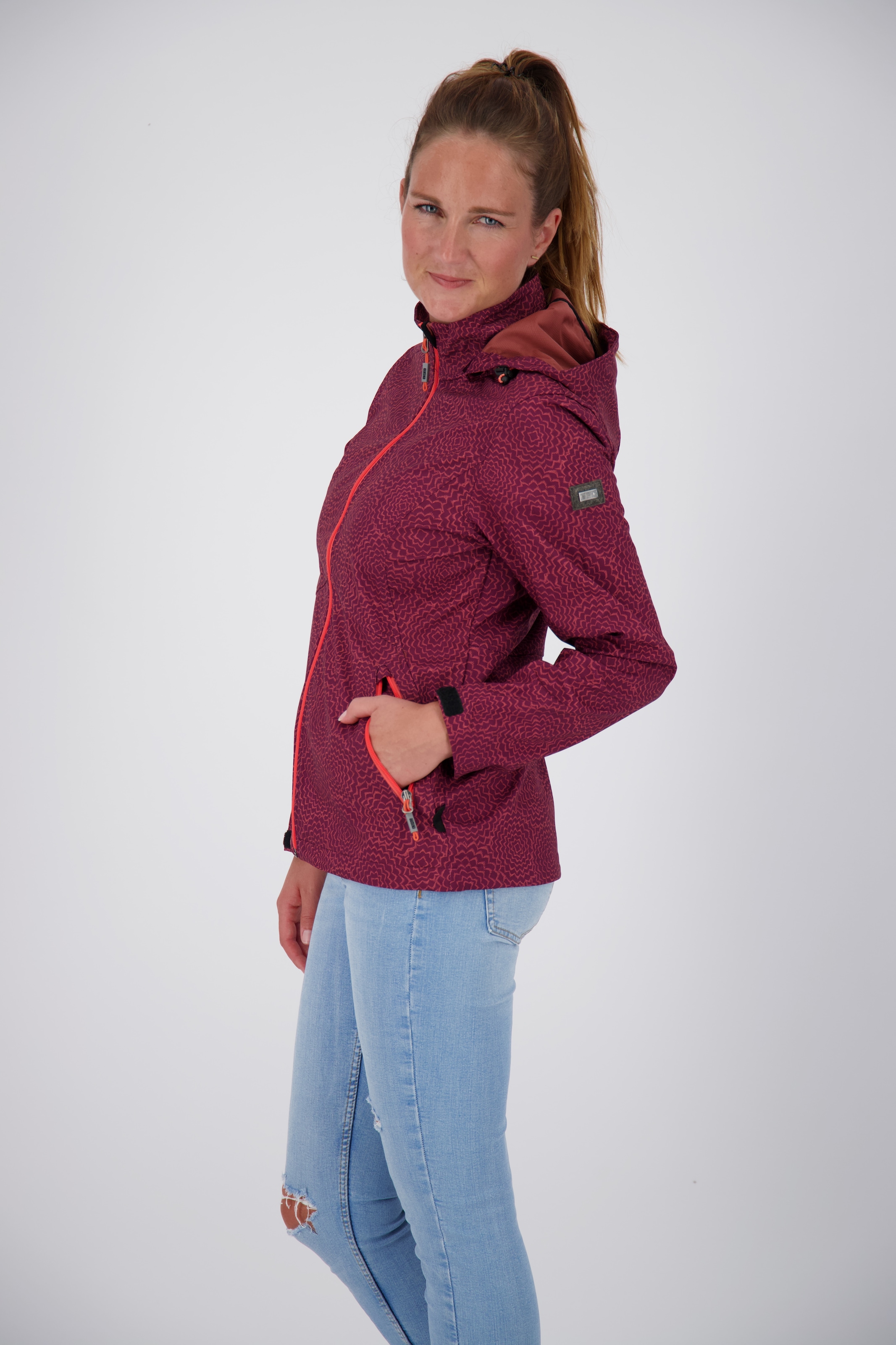 LPO Softshelljacke »SHELBY PEAK II«, leichte Softshelljacke mit All-Over-Print und abnehmbarer Kapuze