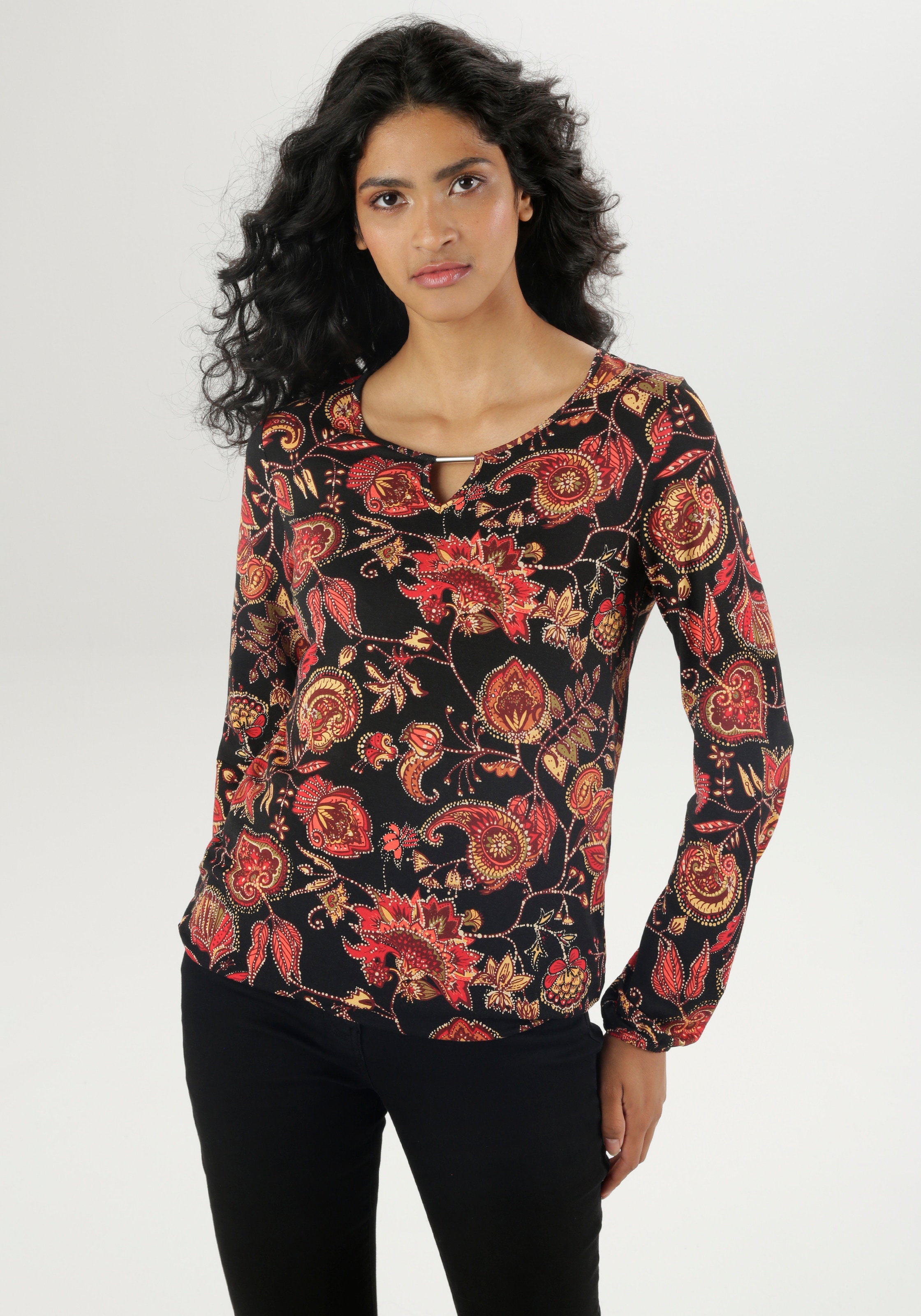 Langarmshirt, mit Paisley-Print und Cut-Out - NEUE KOLLEKTION