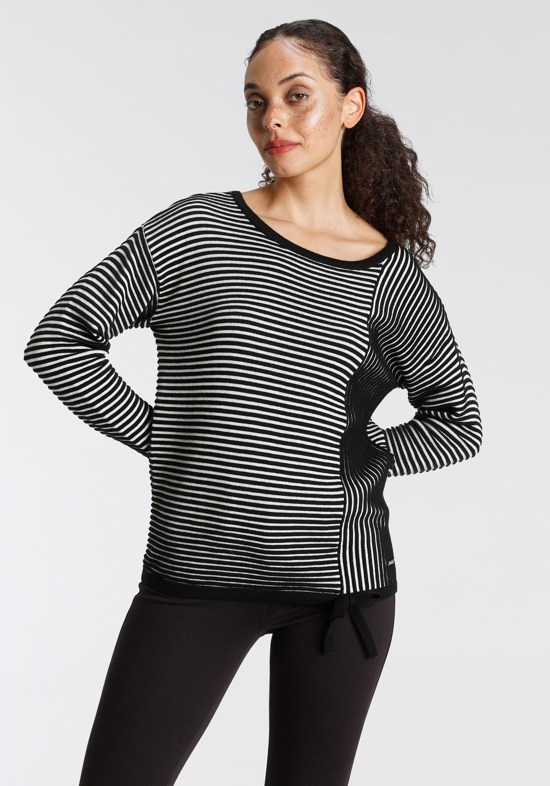 Image of Bruno Banani Rundhalspullover, Streifen-Design NEUE KOLLEKTION bei Ackermann Versand Schweiz