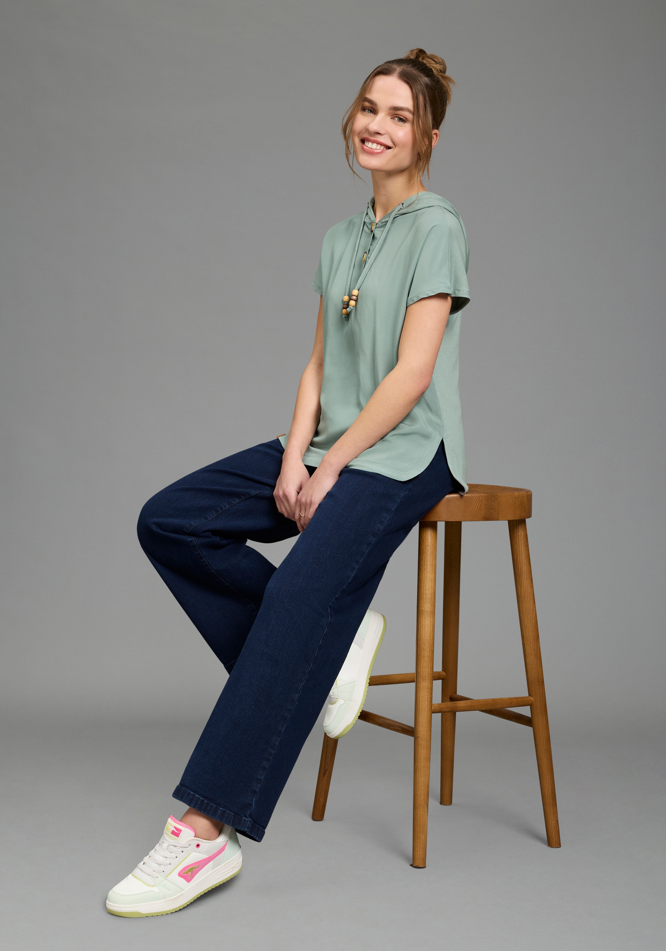 KangaROOS Chemisier à chemise figurumspielendes Blusentop, mit angeschnittenen Ärmeln