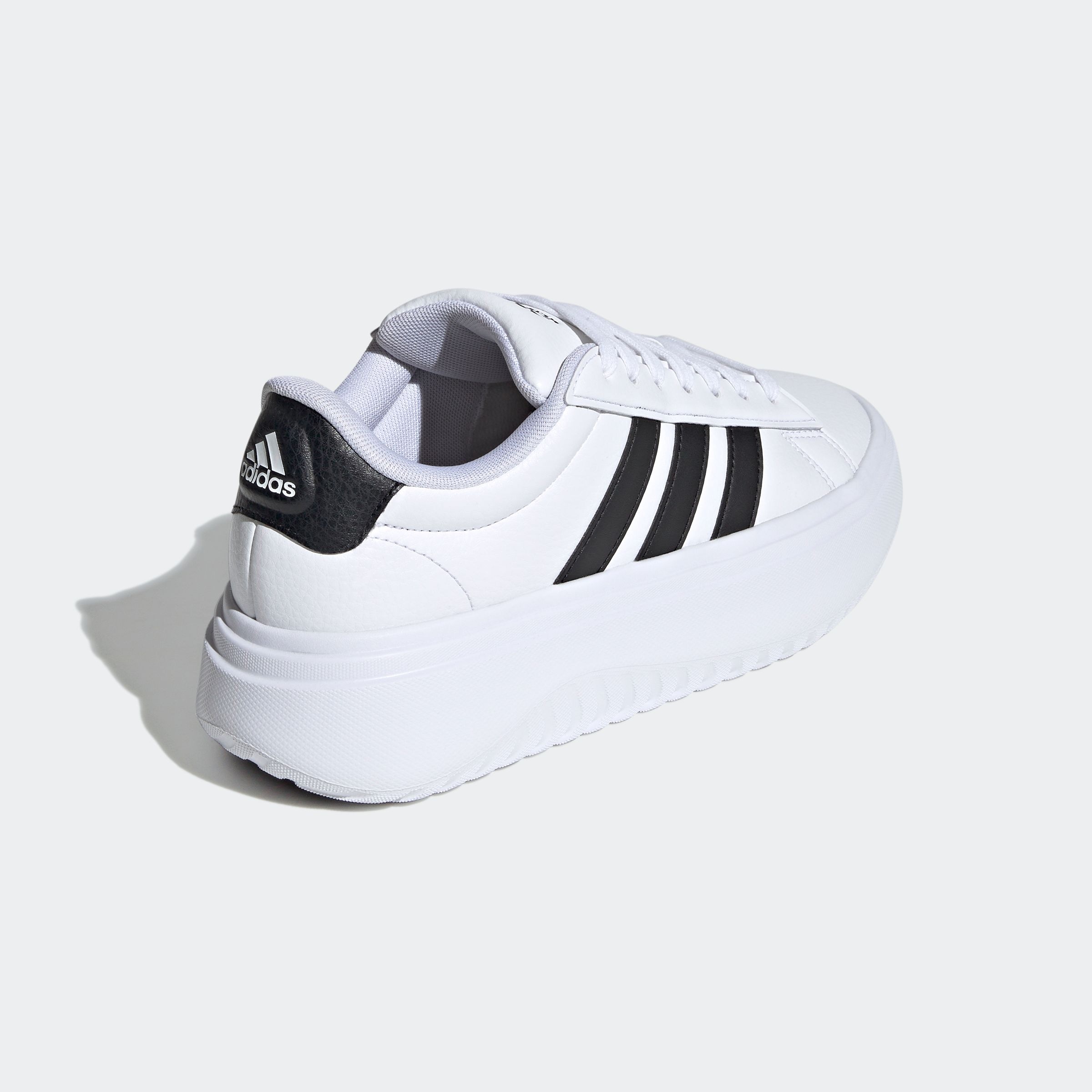 adidas Sportswear Sneaker »GRAND COURT PLATFORM«, Design auf den Spuren des adidas Superstar