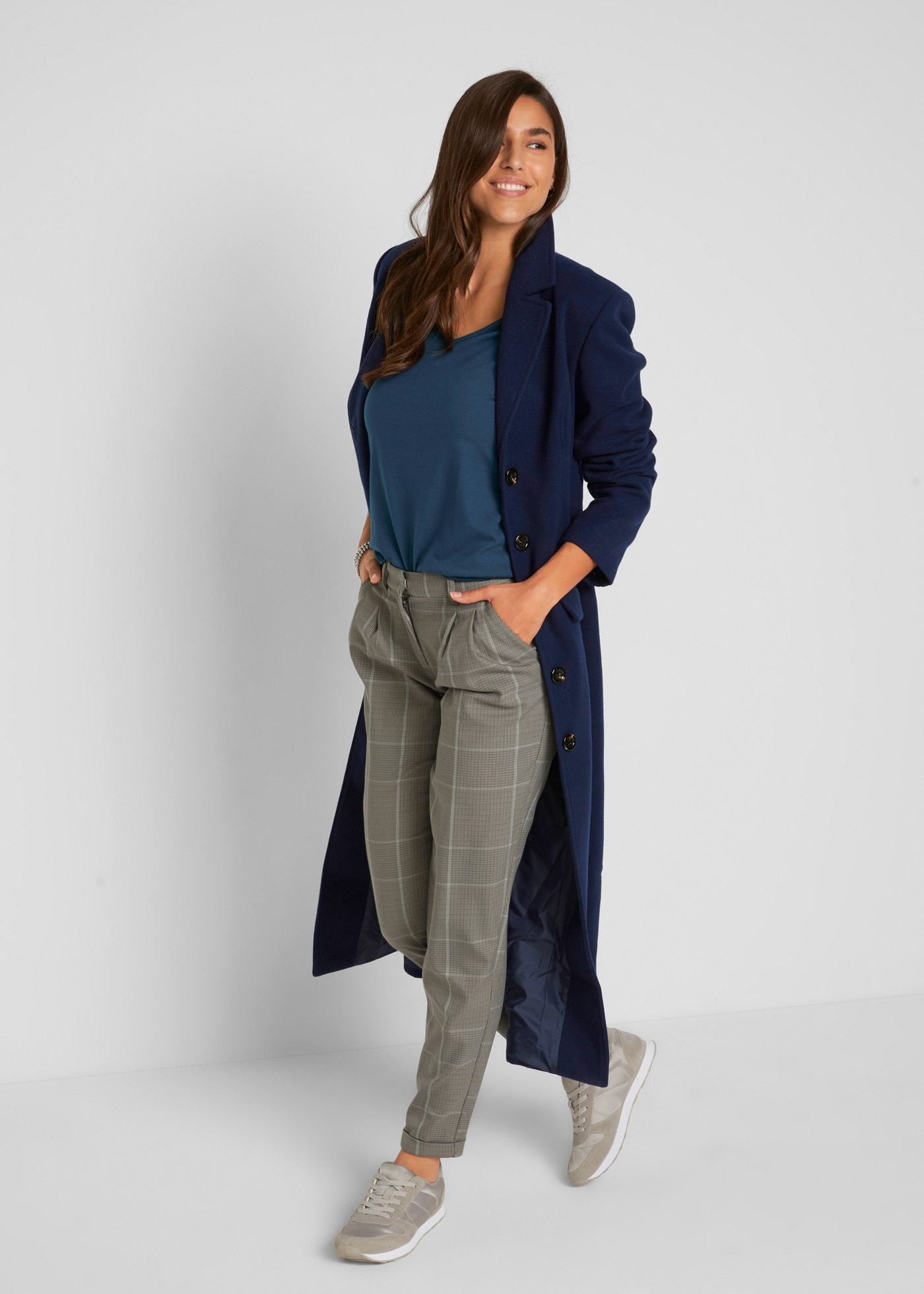 bonprix Langarmshirt »Figurbetontes Langarmshirt (2er Pack)« Packung, 2 Stk. Slim fit Passform, mit V-Ausschnitt, aus Baumwolle und Elasthan