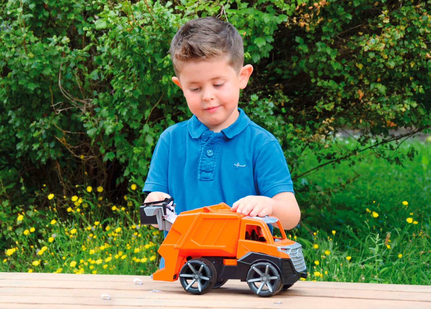 Lena® Spielzeug-Müllwagen »Truxx« inklusive Spielfigur, Made in Europe