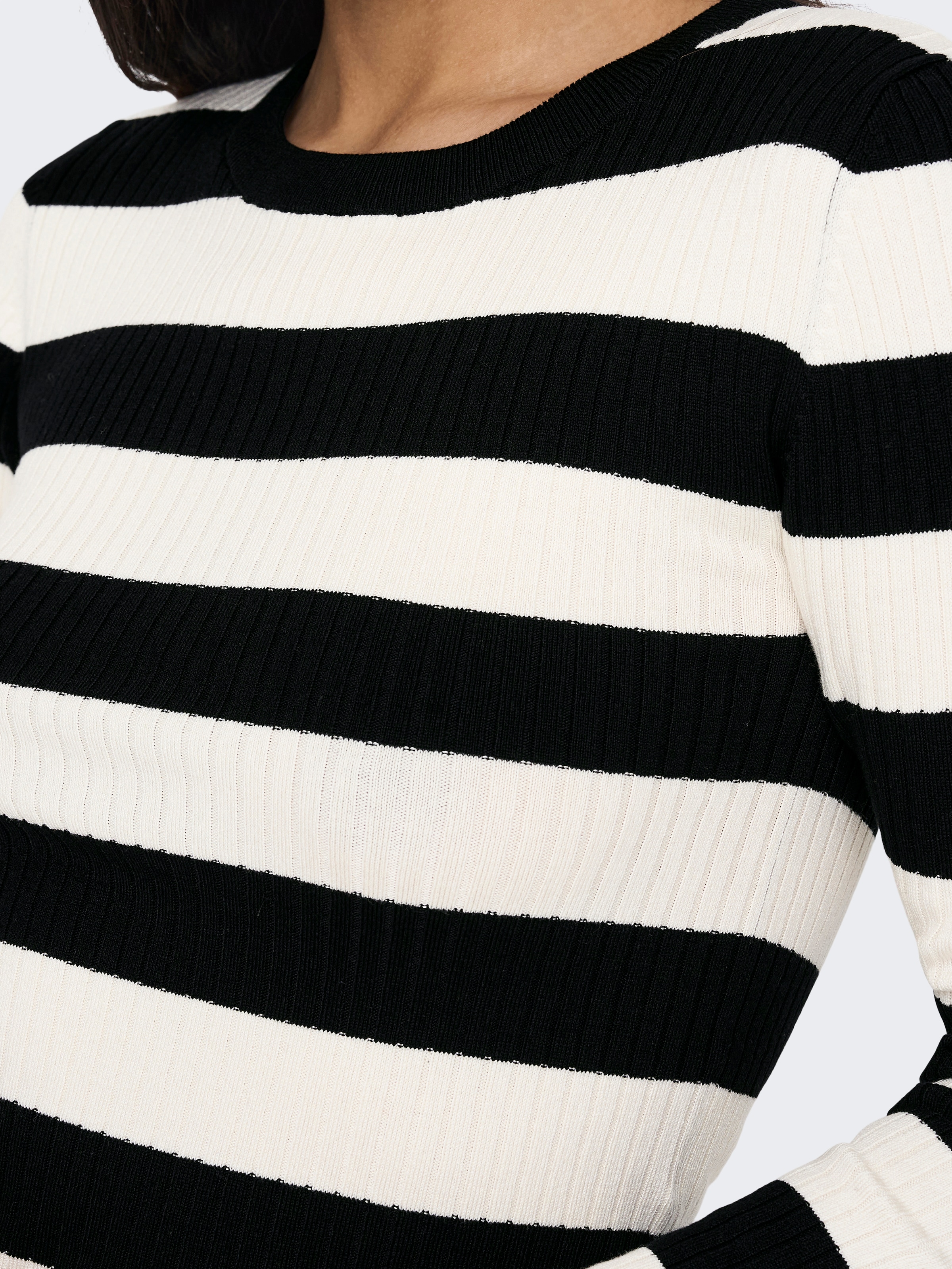 JDY Pull à col rond »JDYPLUM L/S O-NECK PULLOVER KNT NOOS«