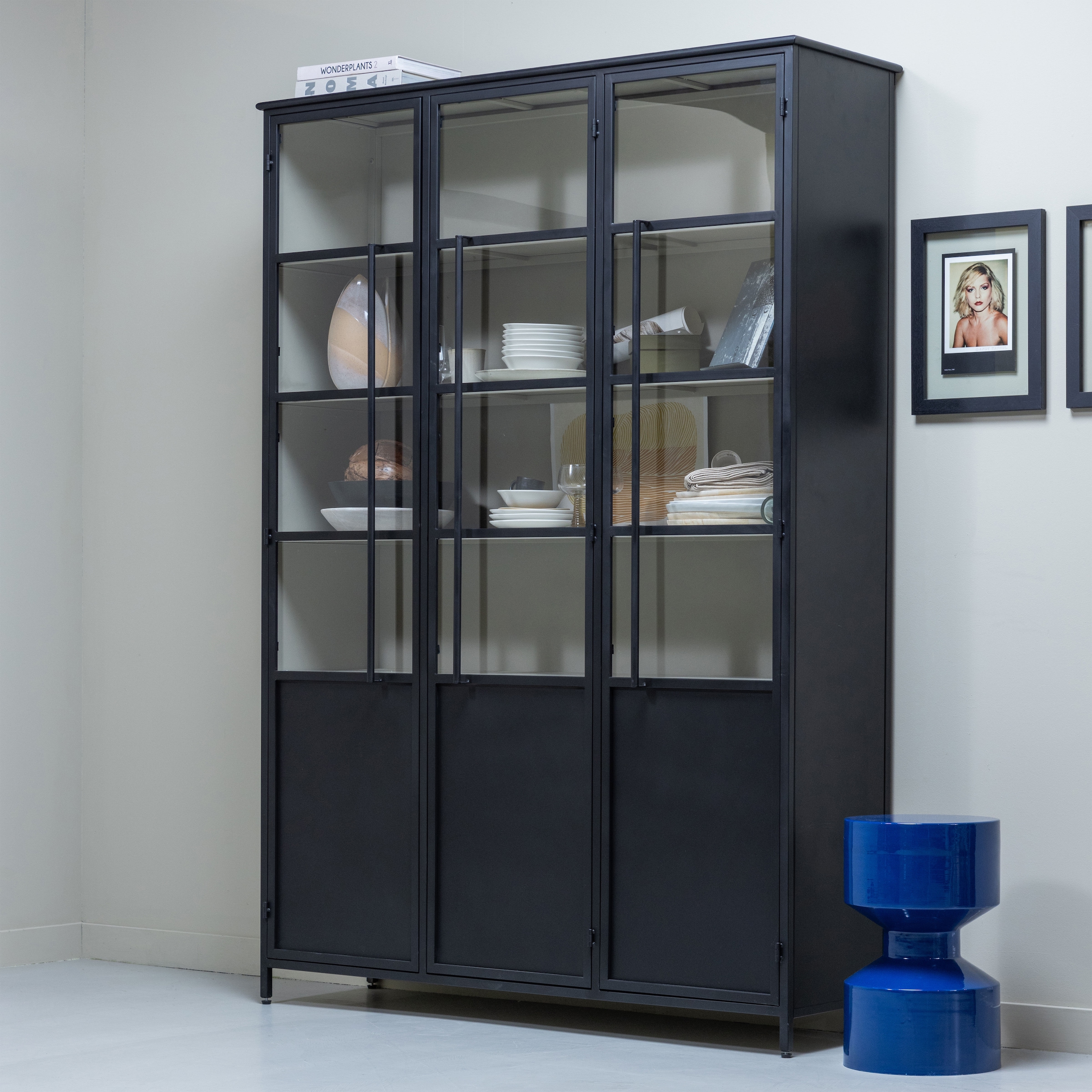 WOOOD Vitrine »Exhibit Metall pulverbeschichtet mit Glastüren H 200 x B 140 x D 42 cm« Tragkraft 20 kg pro Boden, einfach zu montierbar, pfleigleicht