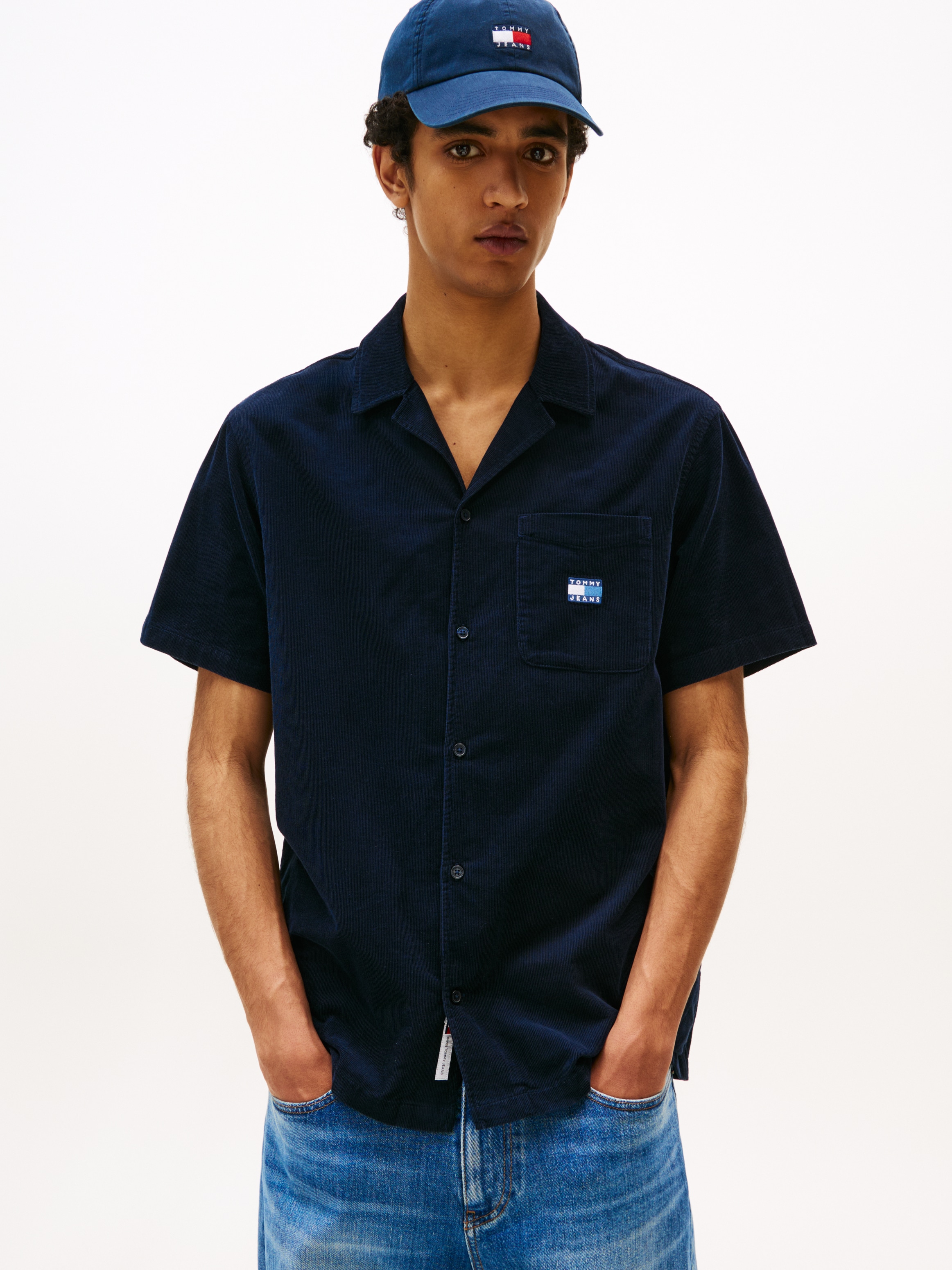 Image of Tommy Jeans Kurzarmhemd "TJM CORD REG CAMP SHIRT" Mit Rundhalsausschnitt