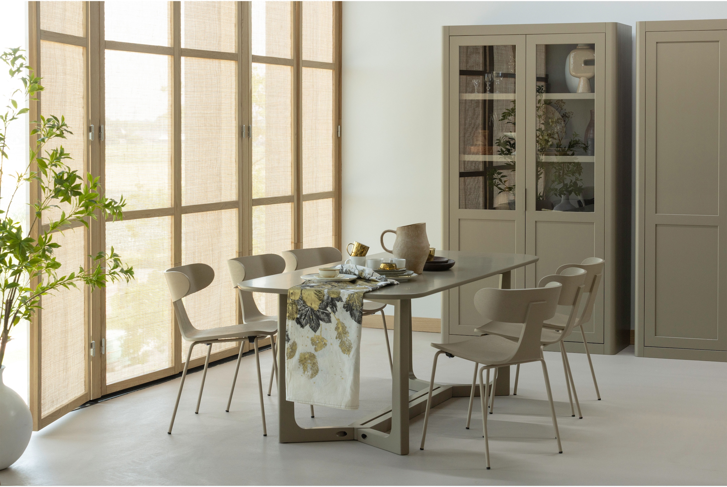 WOOOD Vitrine »Gunnar FSC®-Kiefernholz mit Glasstüren H 217 x B 120 x T 48 cm« Tragkraft 150 kg gesamt, wasserbasierter Schutzlack, Pfleigleicht