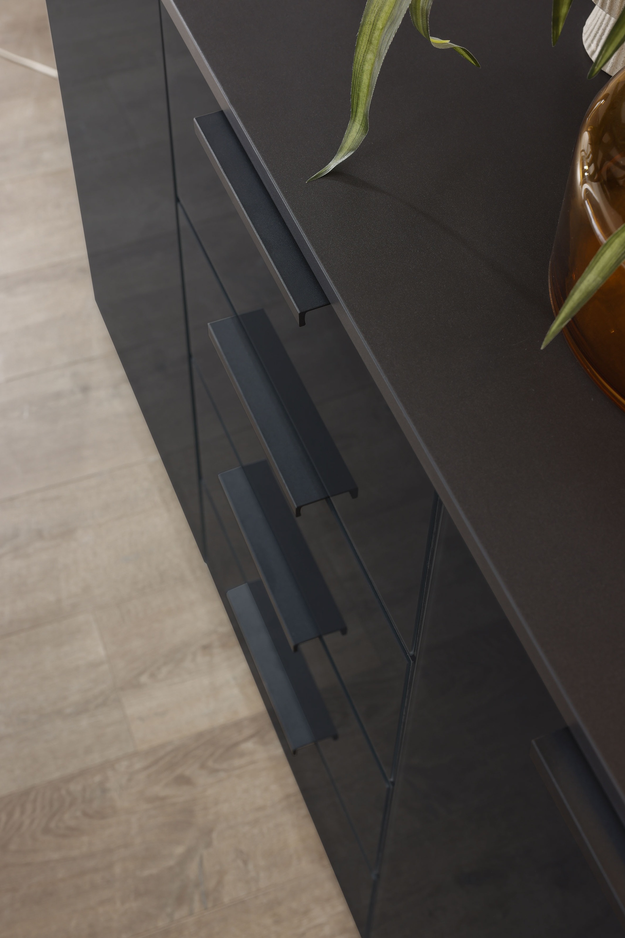 rauch Schubkastenkommode »Sideboard Kommode Kombikommode KOLUNA mit Glasfront« Breite 120 cm mit hochwertiger Glasfront,  vier grosse Schubladen, mit insgesamt 4 Einlegeböden MADE IN GERMANY