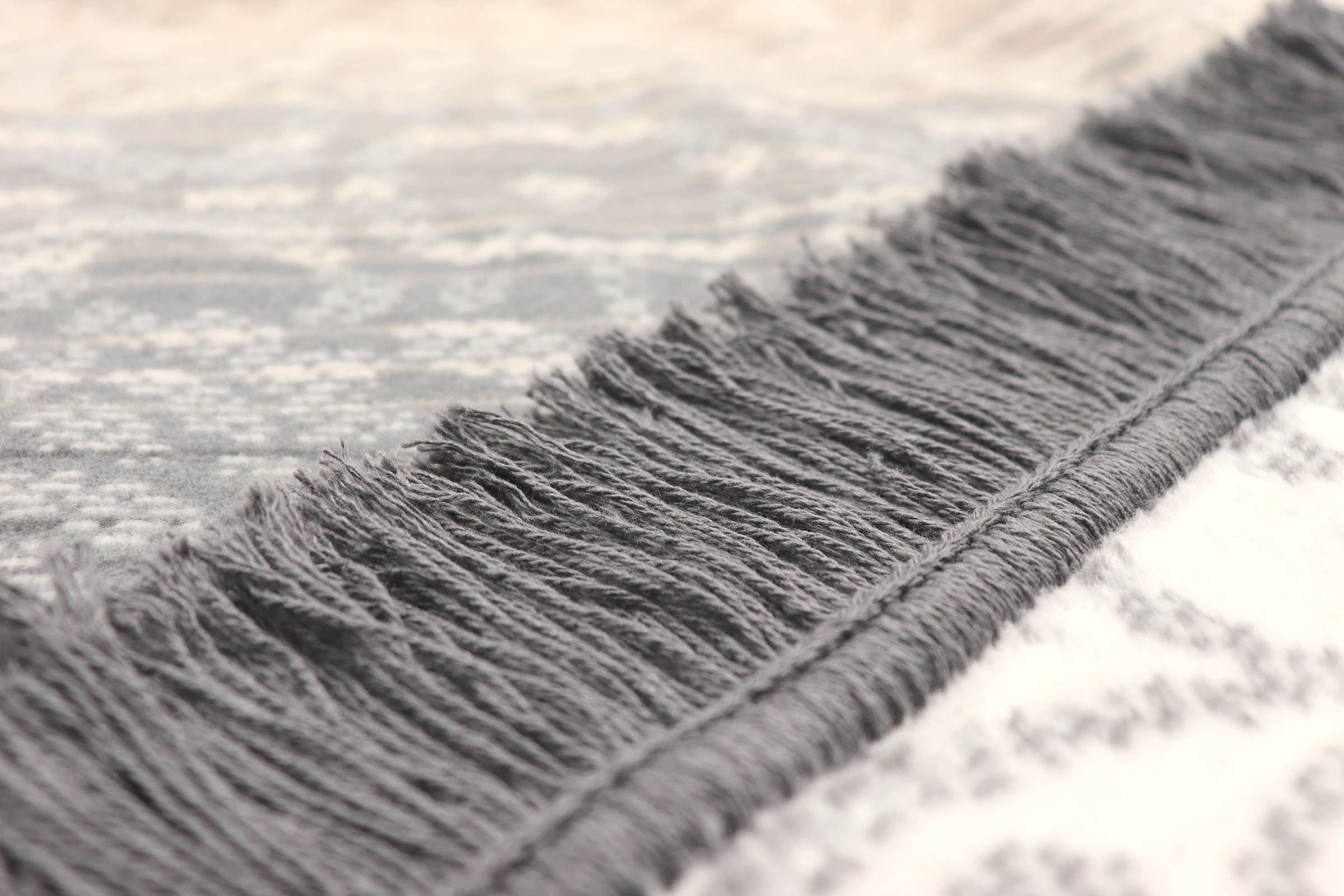 Biederlack Wohndecke »Arabesk« zartes Allovermuster aus üppigen Ornamenten