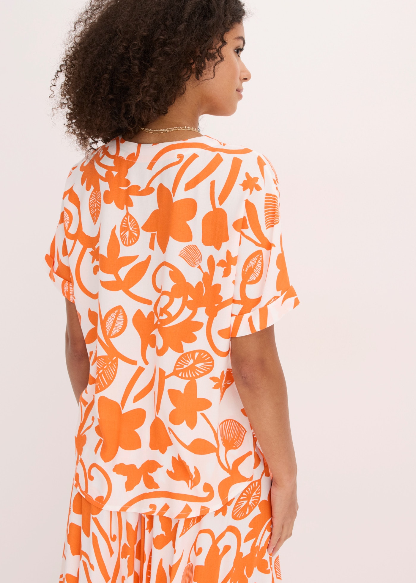 bonprix Tunika mit floralem Druck, aus fliessender Viskose