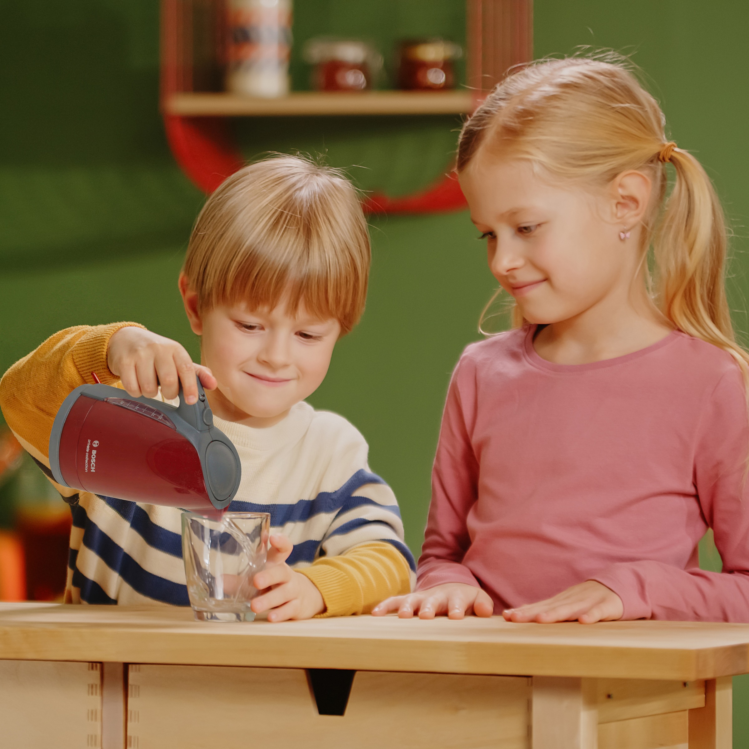 Klein Kinder-Wasserkocher "Bosch Spielzeug-Wasserkocher" nur zum Spielen für Kinder