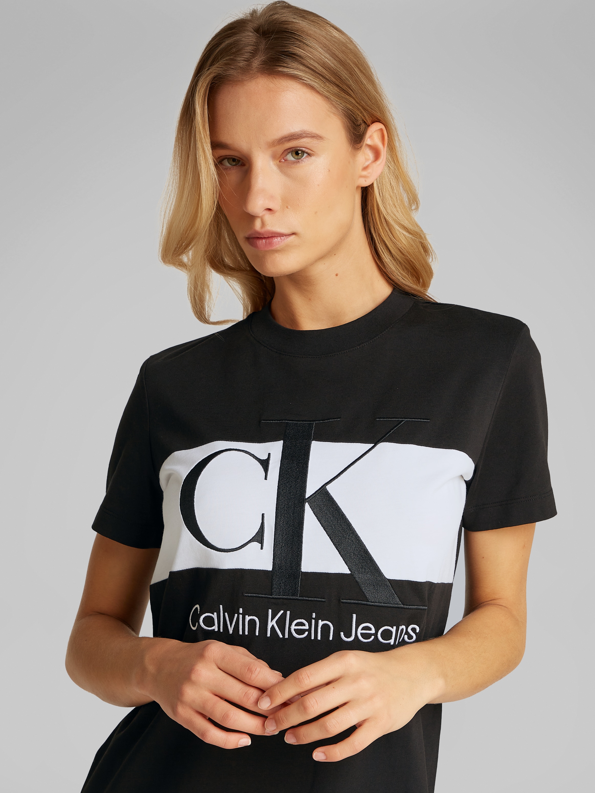 Calvin Klein Jeans Shirtkleid »BLOCKING T-SHIRT DRESS«, mit grosser Stickerei