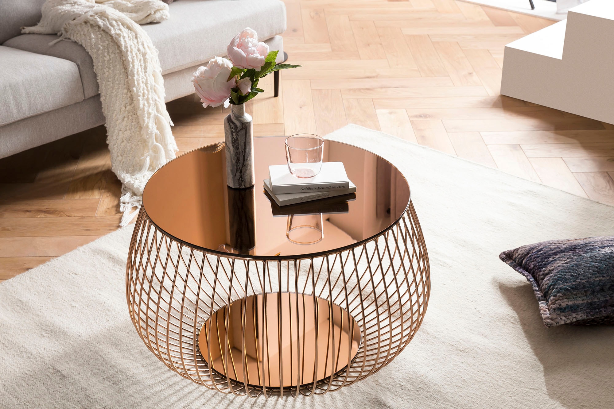 Image of SalesFever Couchtisch "Coffeetable: Stilvolle Wohnzimmer-Ergänzung" Kristallklare Eleganz mit Marmoroptik, rosegoldfarben