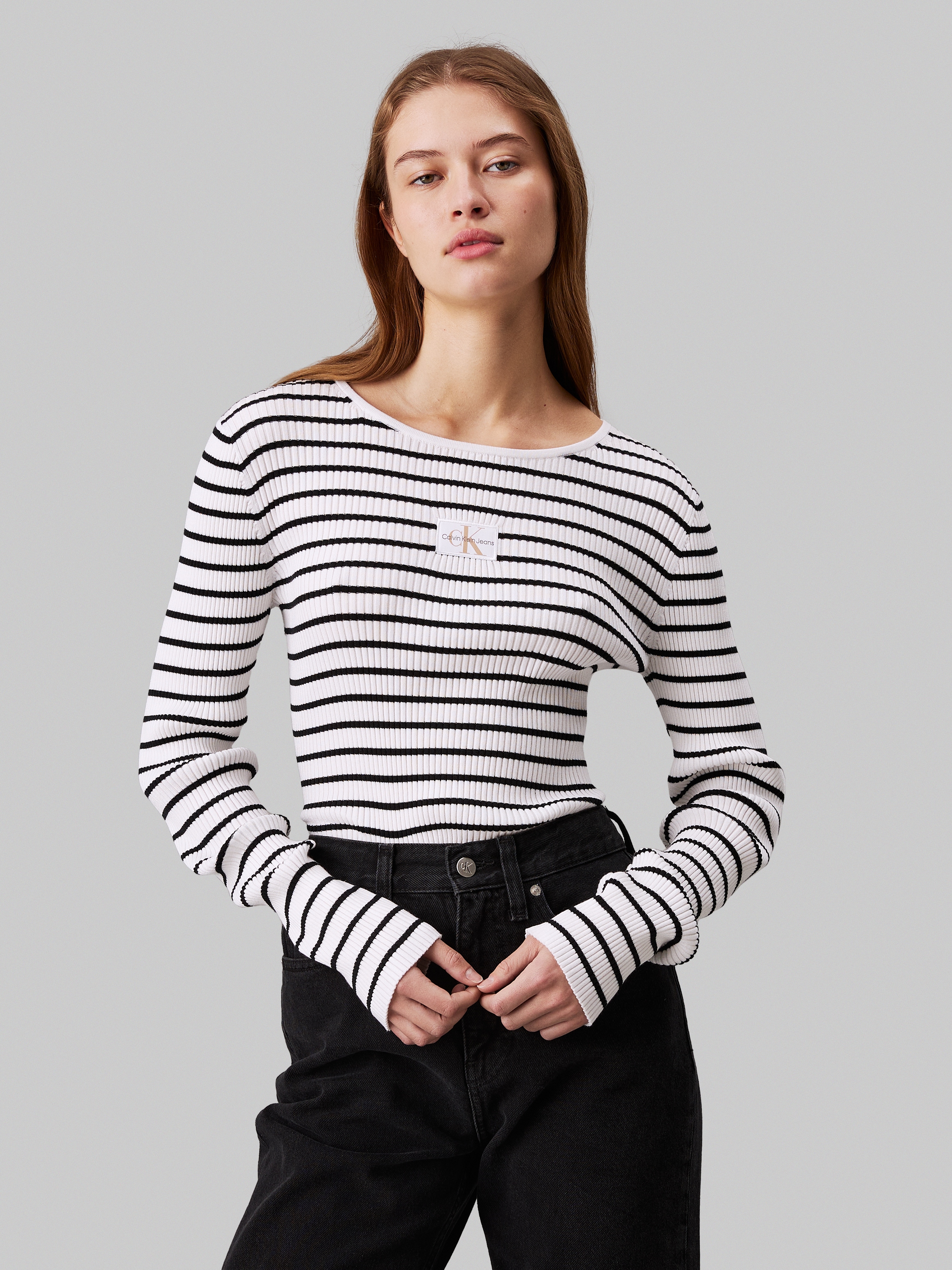 Calvin Klein Jeans Rundhalspullover »WOVEN LABEL TIGHT SWEATER«, mit Logopatch-Calvin Klein 1