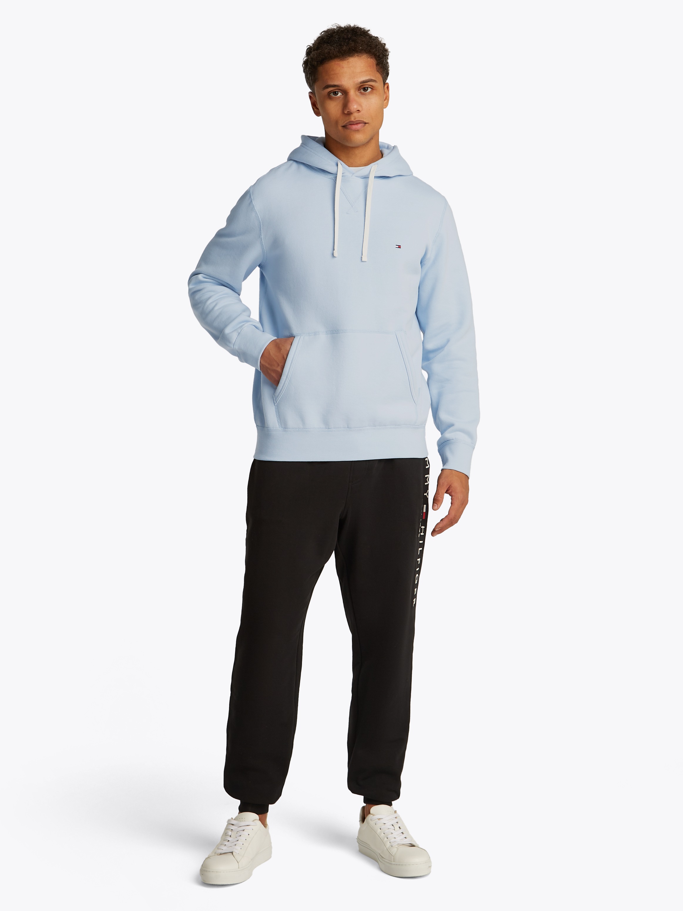 Tommy Hilfiger Hoodie »ESS SEASONAL FLEECE HOODY«, mit Logostickerei