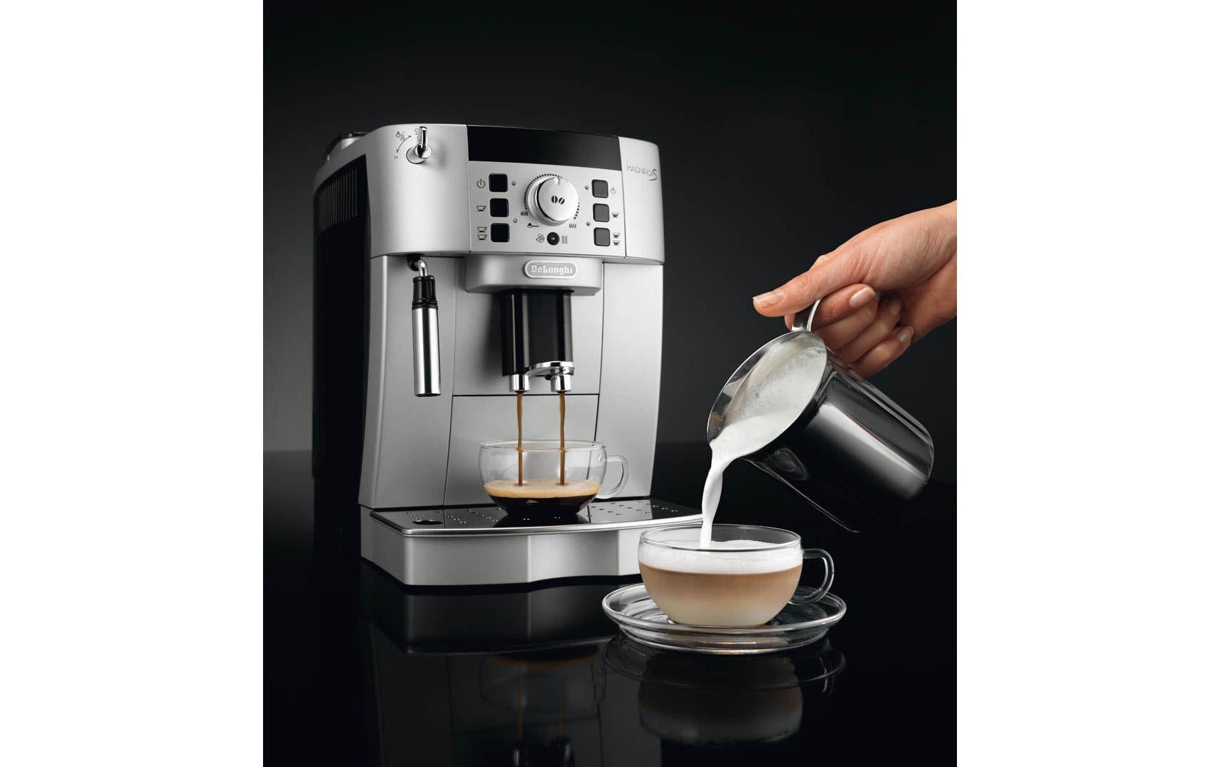 De'Longhi Kaffeevollautomat »ECAM 22.110.SB«
