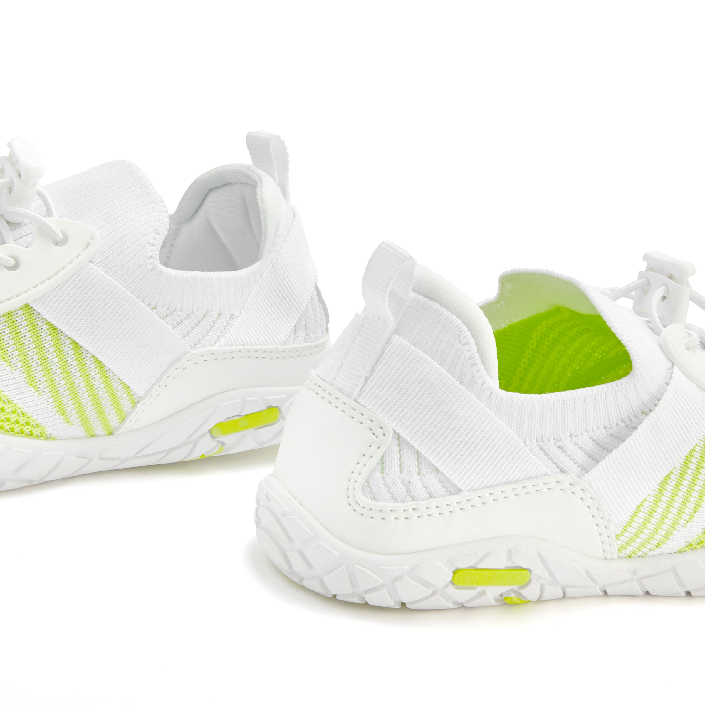 LASCANA Sneakers »Slip-On-Sneaker,«  Freizeitschuh, Halbschuh superleicht, flache flexible Sohle VEGAN