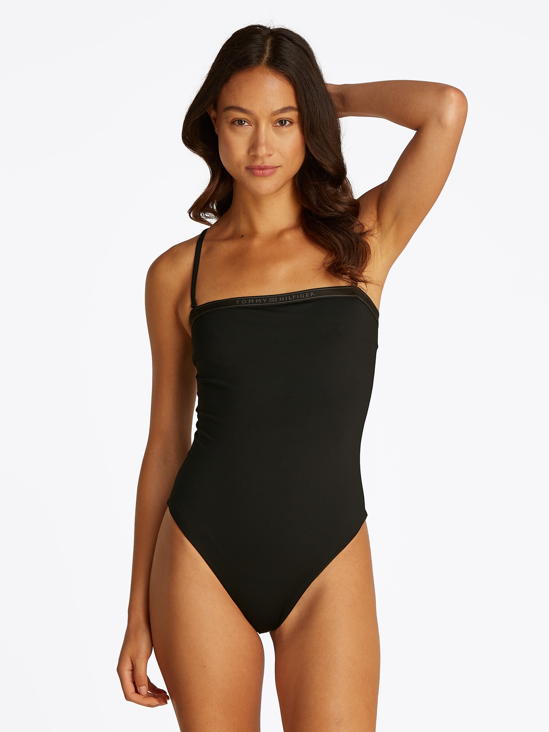 TOMMY HILFIGER Swimwear Badeanzug »STRAIGHT ONE PIECE«, im Bandeau-Stil, mit Logoschriftzug