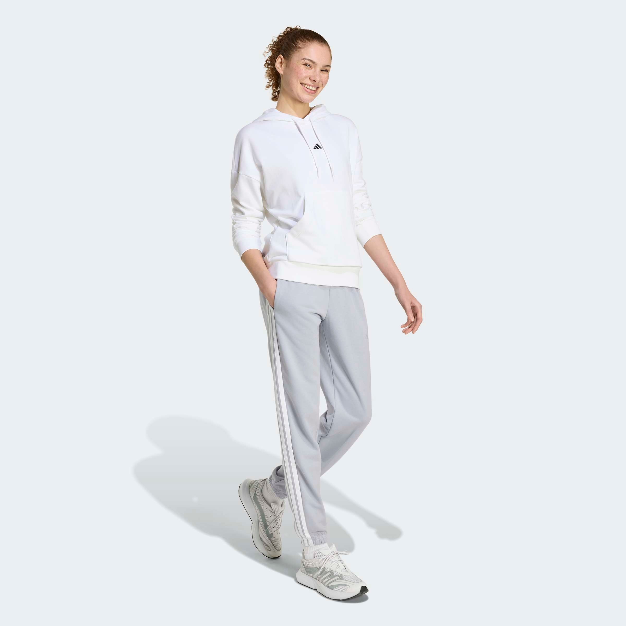 adidas Sportswear Sporthose »ESSENTIALS 3-STREIFEN FRENCH TERRY CUFFED«  Reguläre Passform, mittelhoher Bund, weiches French Terry Material