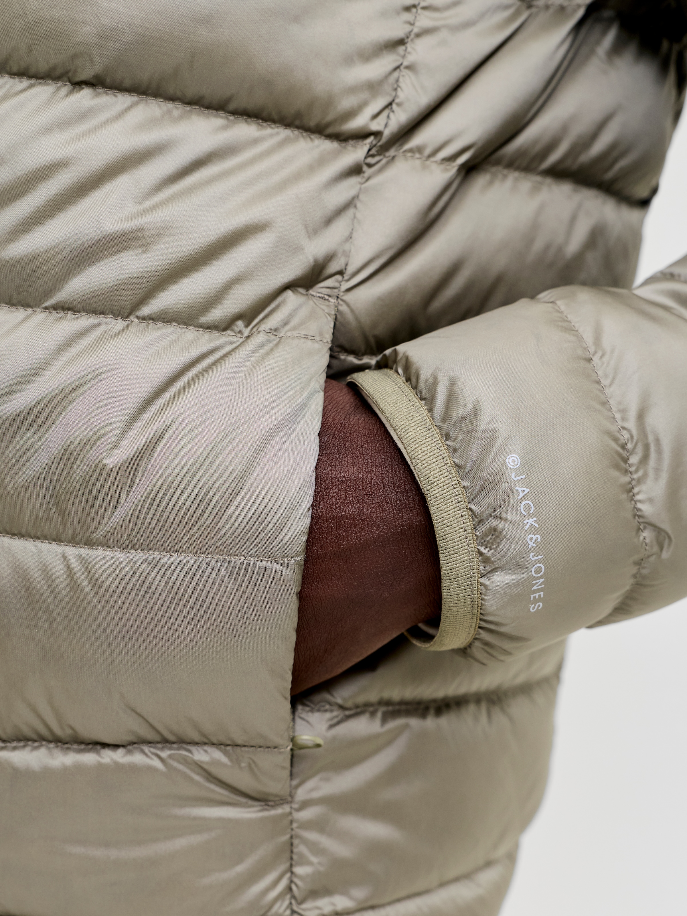 Jack & Jones Veste matelassée »JJEBERG LIGHT DOWN COLLAR PUFFER NOOS« fibre synthétique, coupe régulière