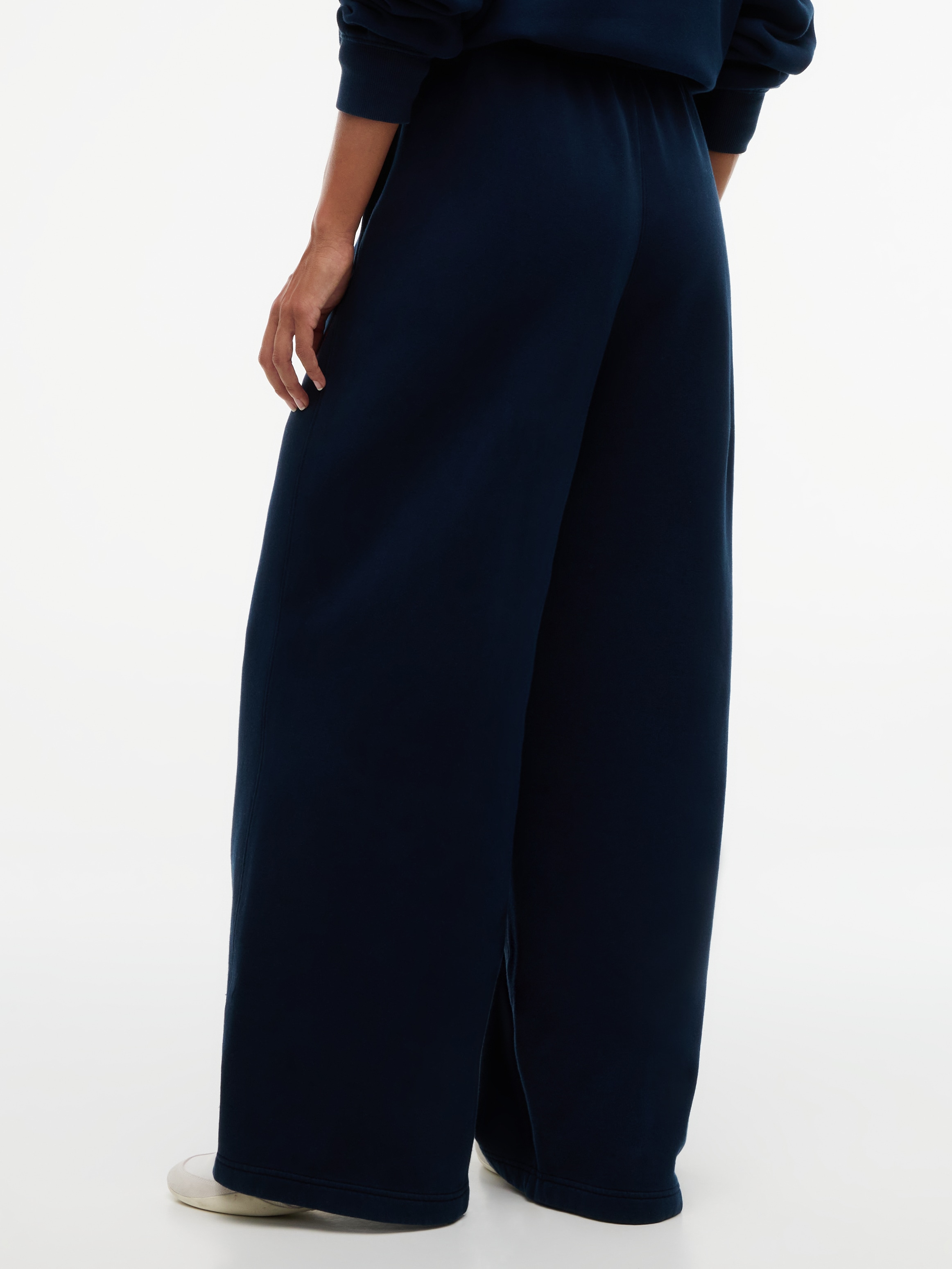 Tommy Jeans Pantalon sweat »TJW WIDE LEG SCRIPT SWEATPANTS«  Mélange de coton, coupe décontractée