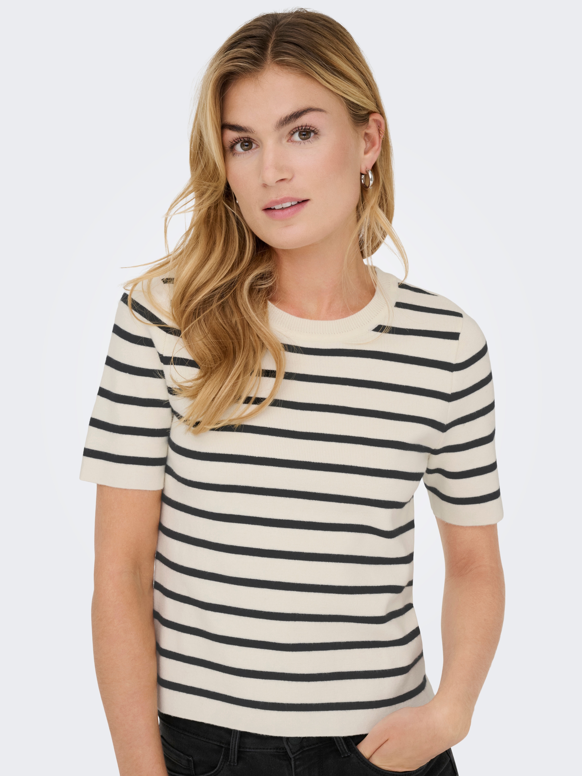 ONLY Pull à manches courtes »ONLFIE 2/4 PULLOVER NOOS KNT«