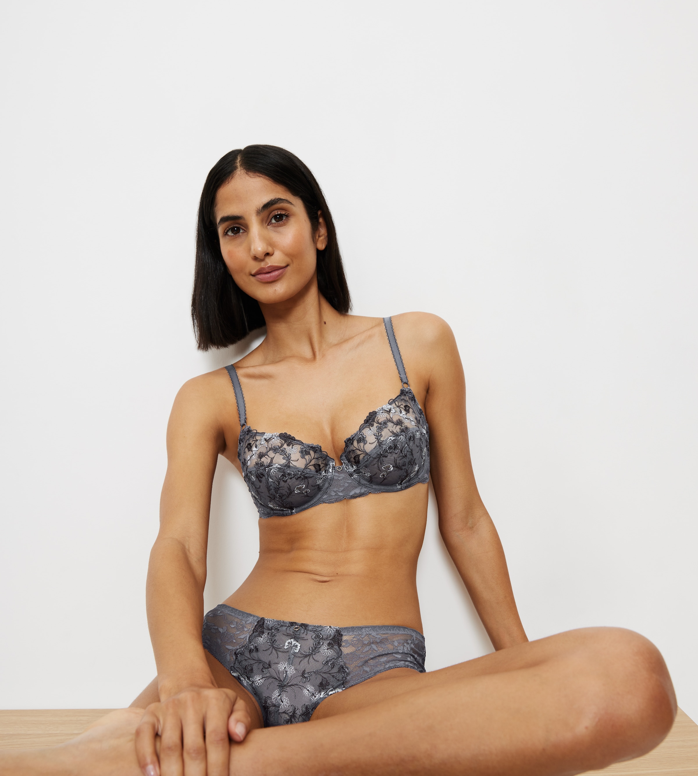 Triumph Soutien-gorge balconnet »Sensual Spotlight W« avec broderie et bretelles réglables