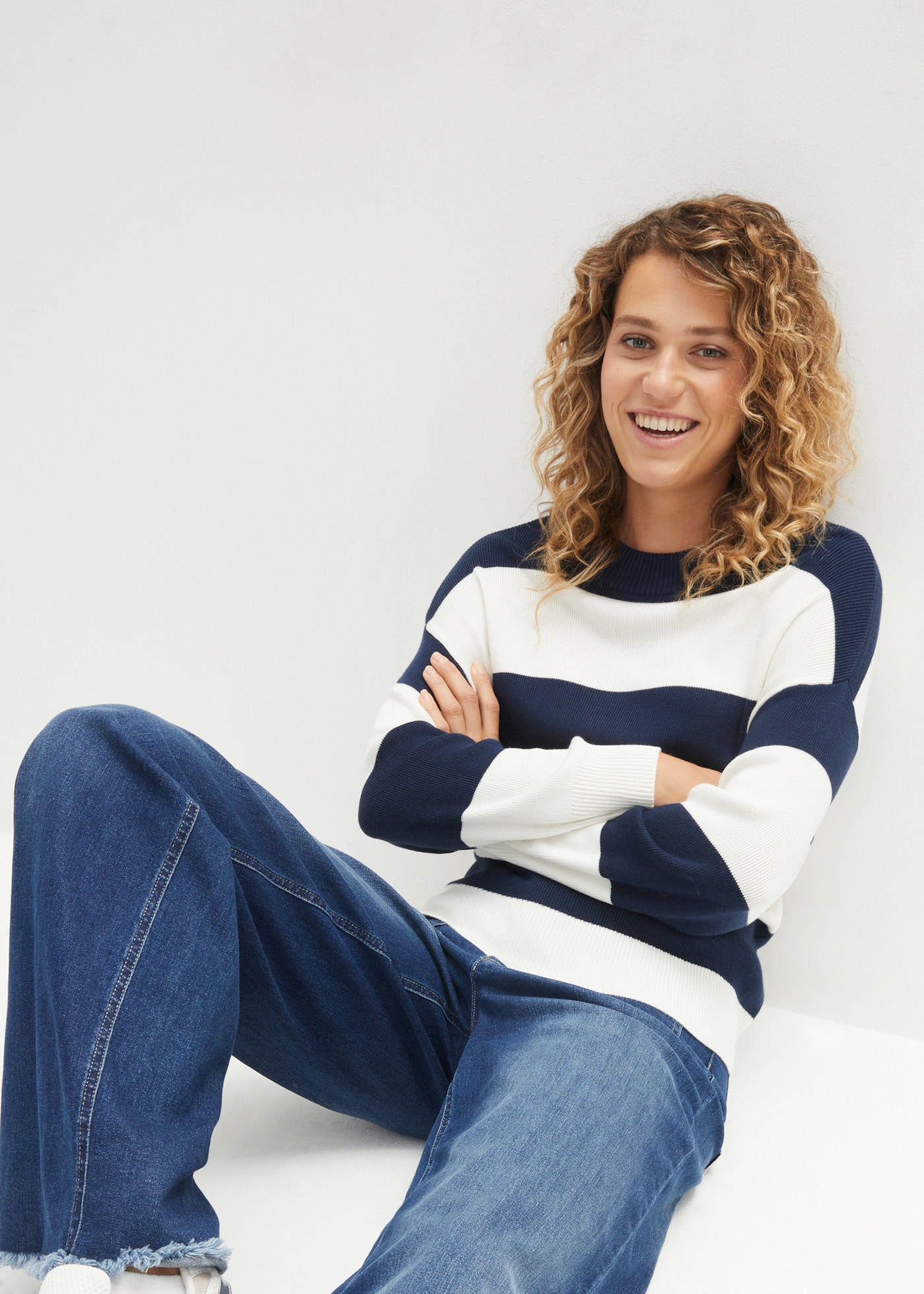 Image of bonprix Strickpullover gestreiftes Design, ohne Verschluss, normale Länge, Oversize-Passform