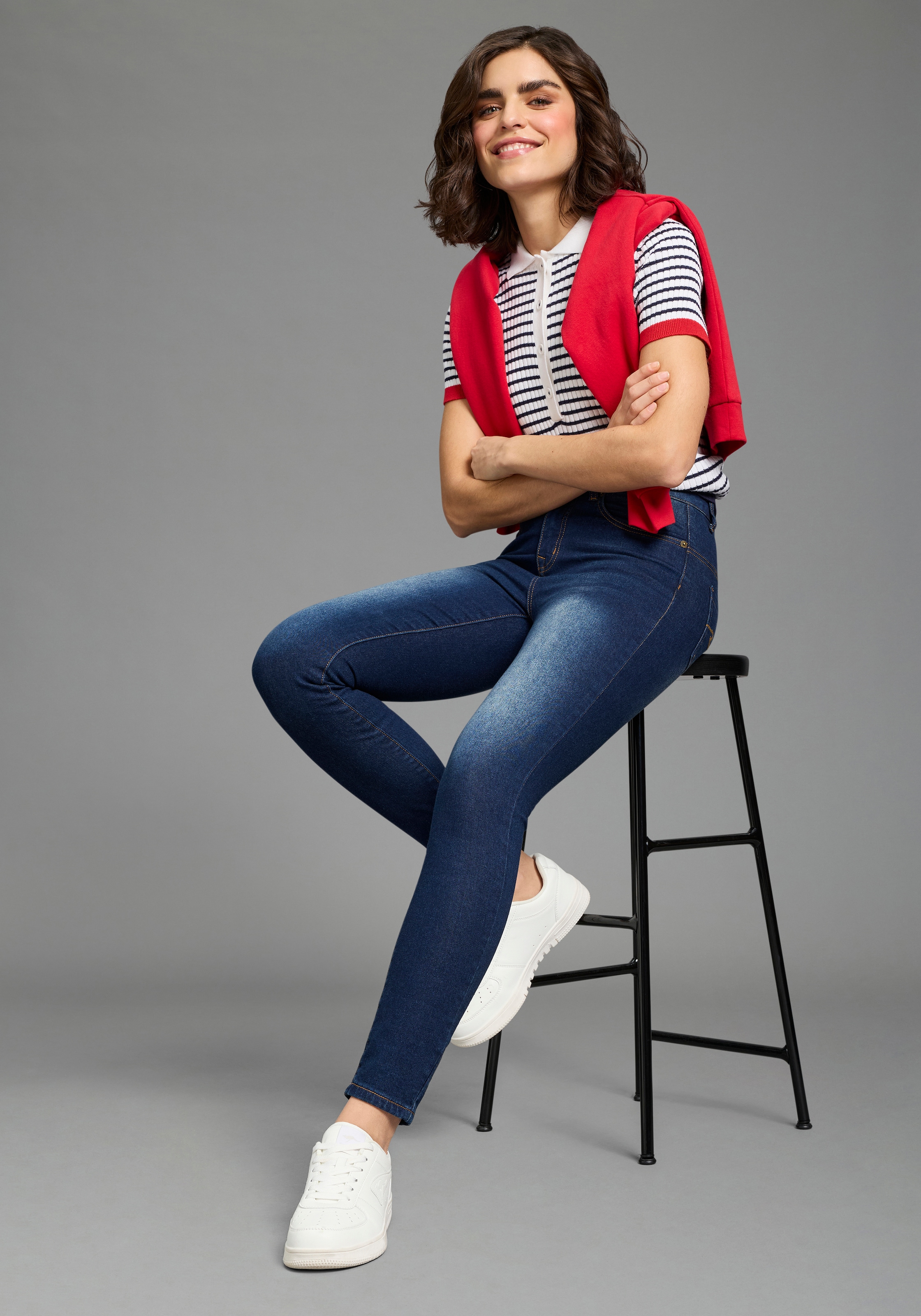 KangaROOS Jeans slim »CROPPED HIGH WAIST SLIM FIT« schmale Passform,  Röhrenjeans,  trendige Used-Waschung