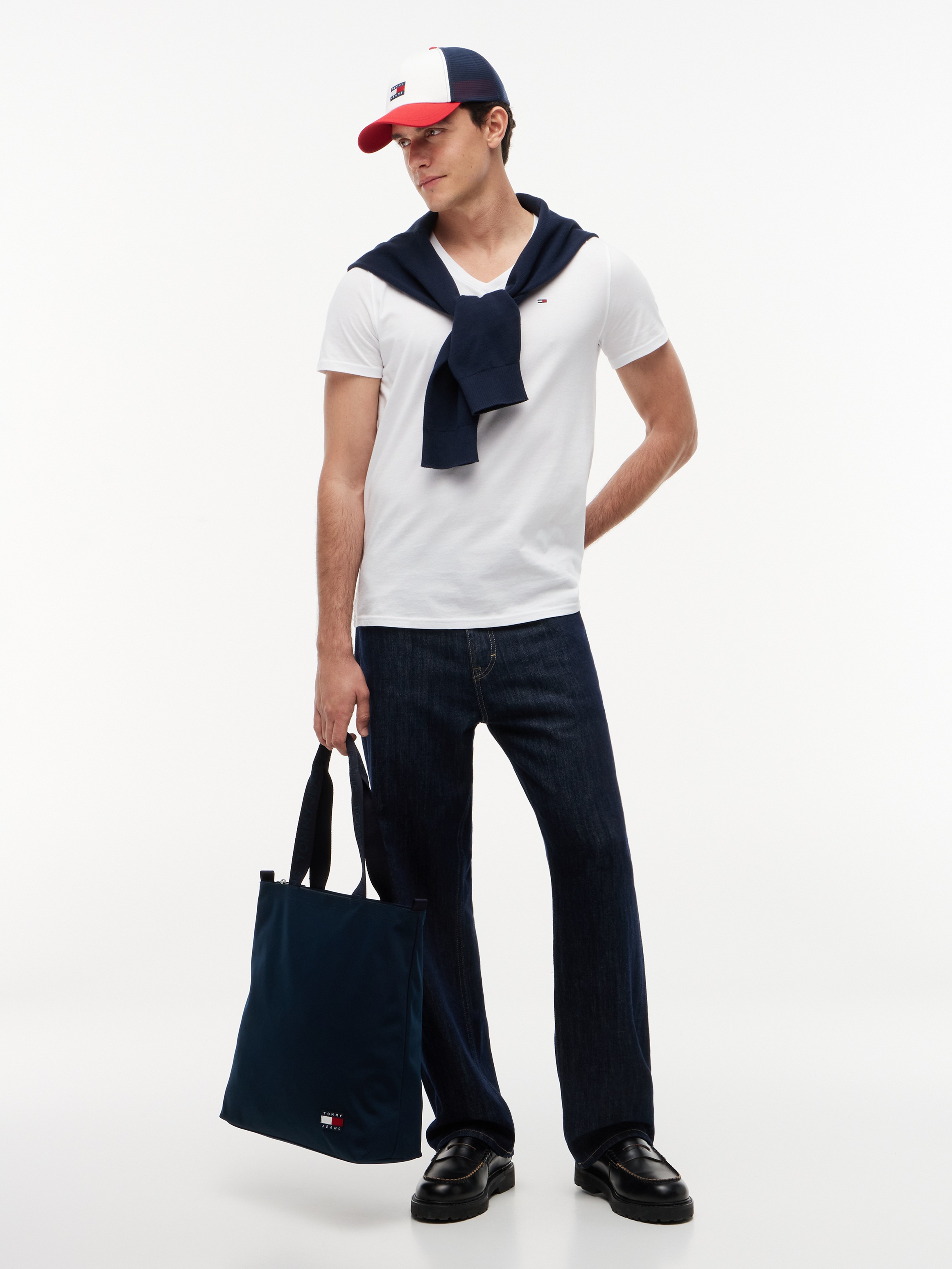 Tommy Jeans T-shirt »TJM ORIGINAL JERSEY V NECK« avec encolure en V et discrète étiquette logo